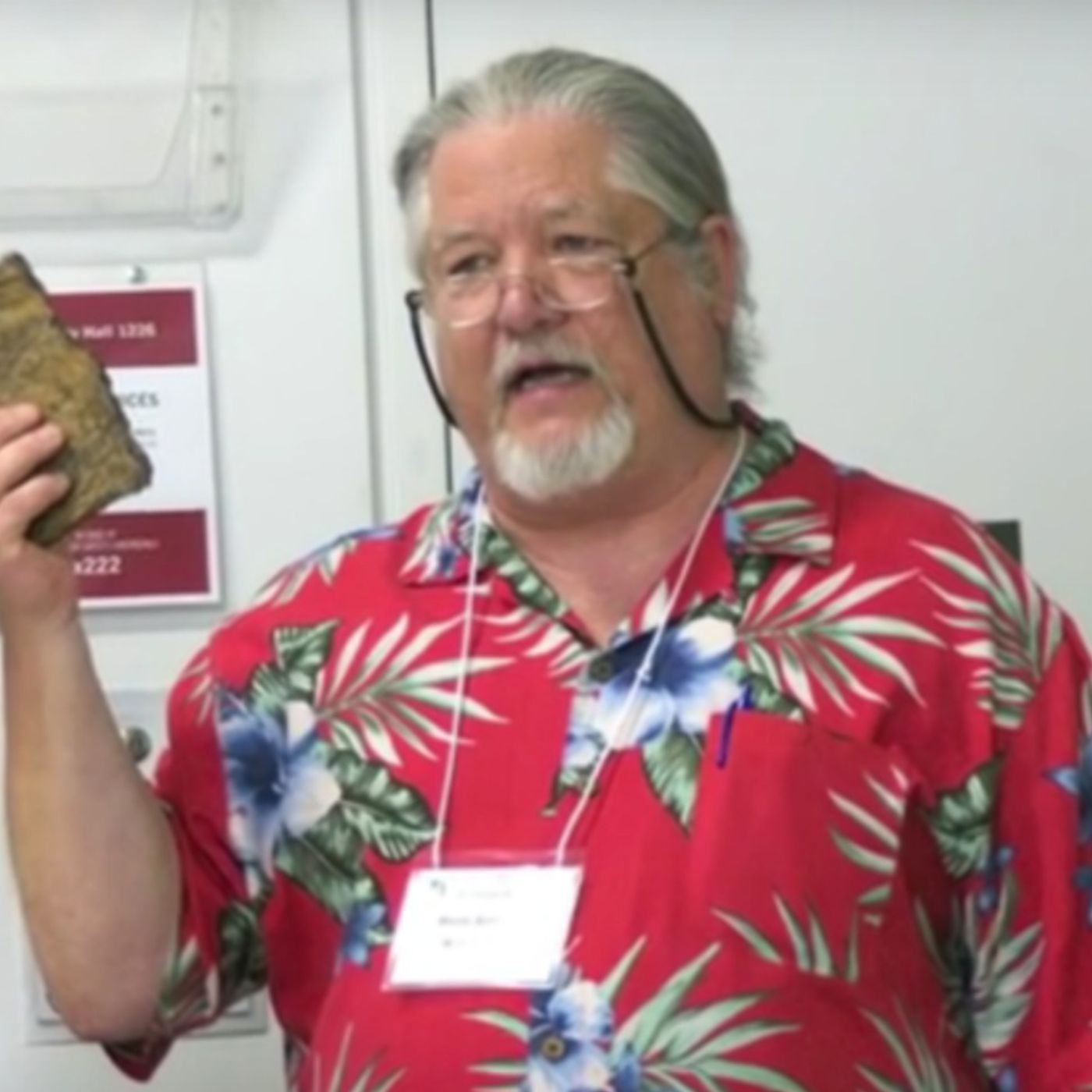 🇺🇸 Dr Mark Armitage - The discovery of soft dinosaur tissue