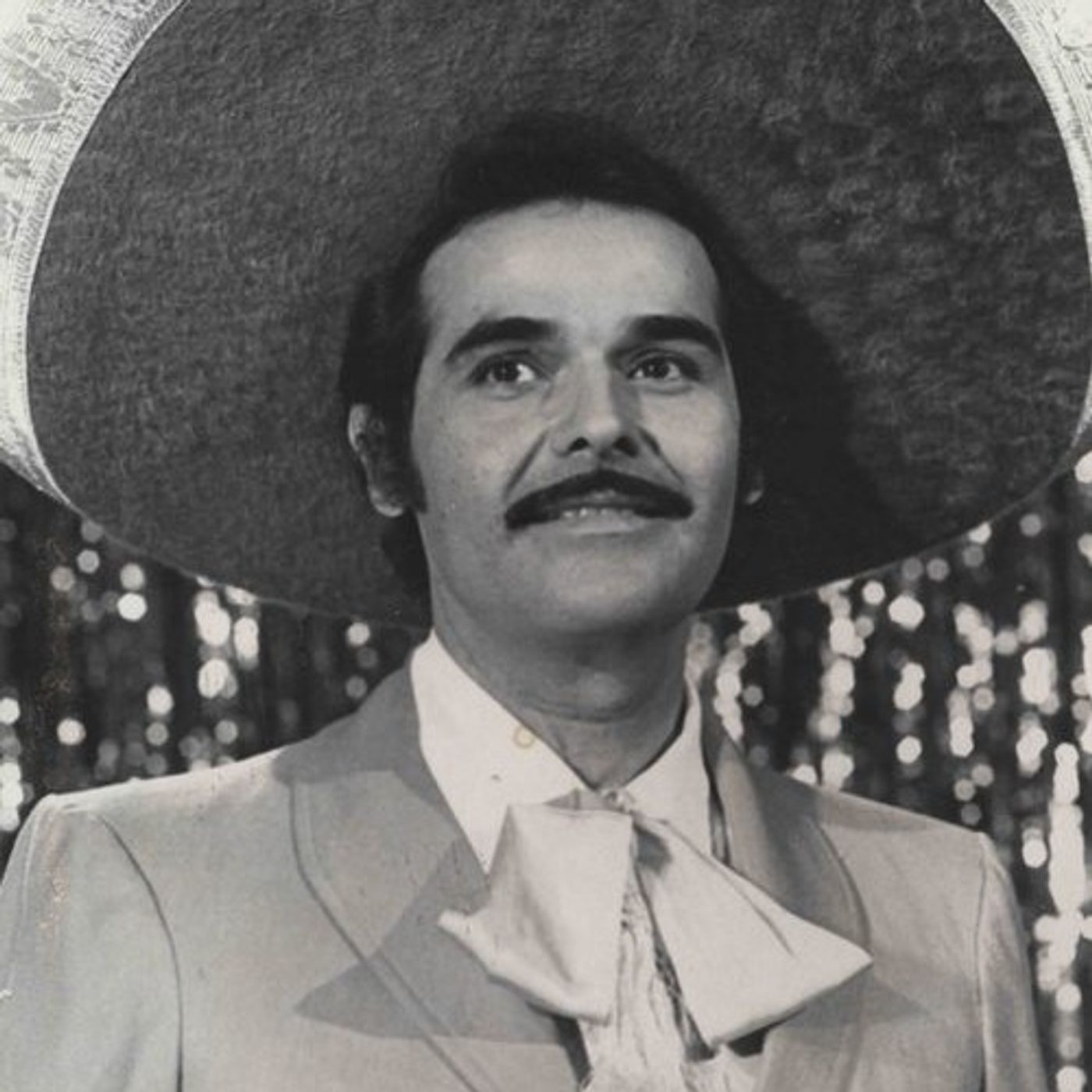 DE NIÑO ABANDONADO A HÉROE SIN CAPA- Chucho el Roto