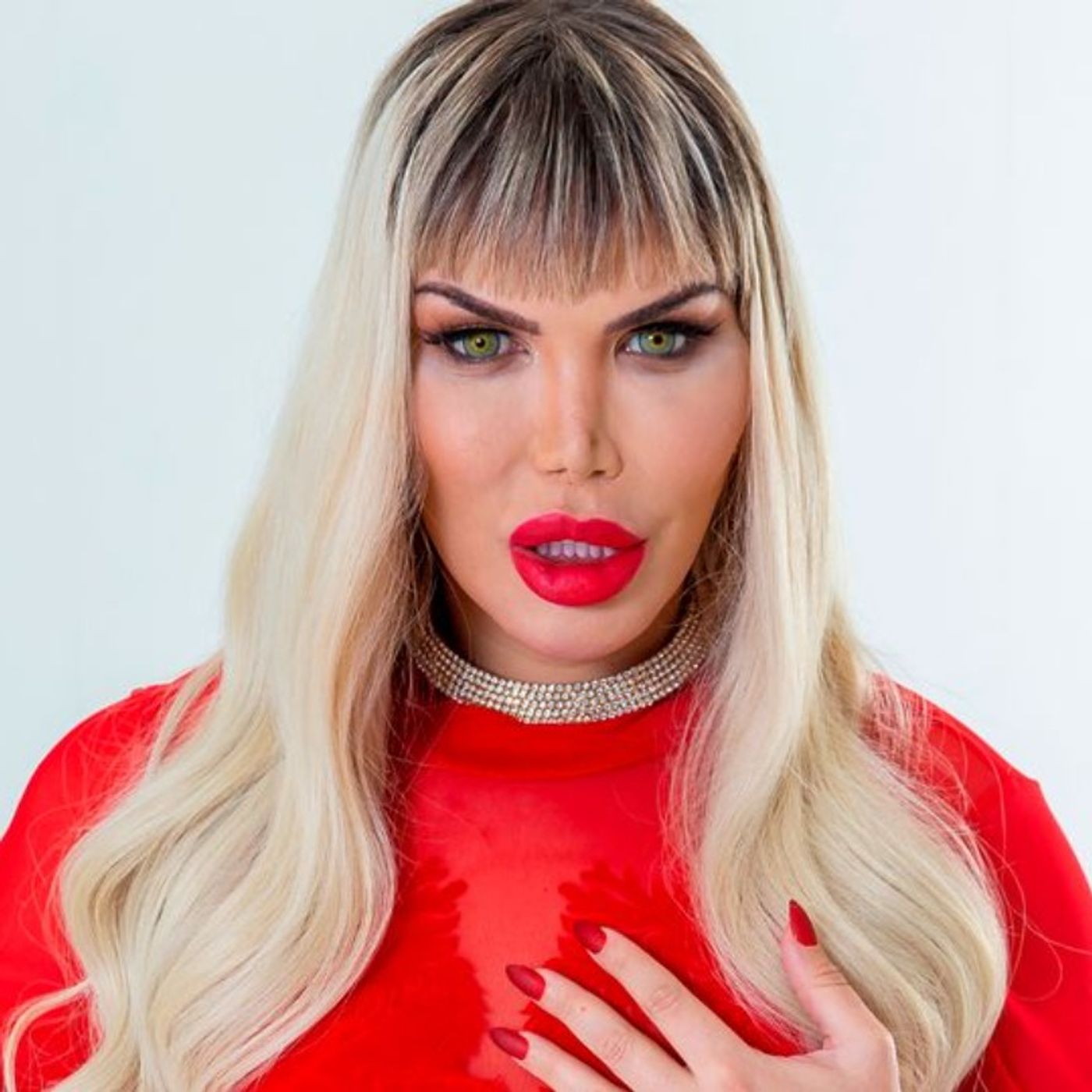 SU INFANCIA DESTRUIDA Y AQUÍ LAS CONSECUENCIAS-Ex Ken hoy Barbie humana