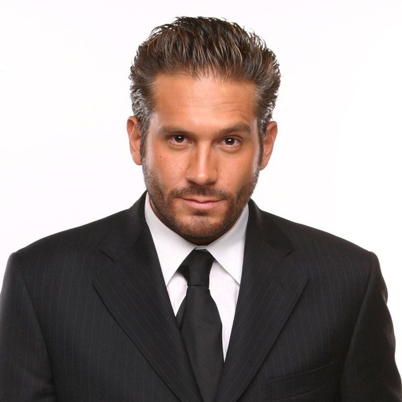 ¿POR QUÉ SE HIZO ASÍ DE FEOS MODOS-Arath de la Torre?