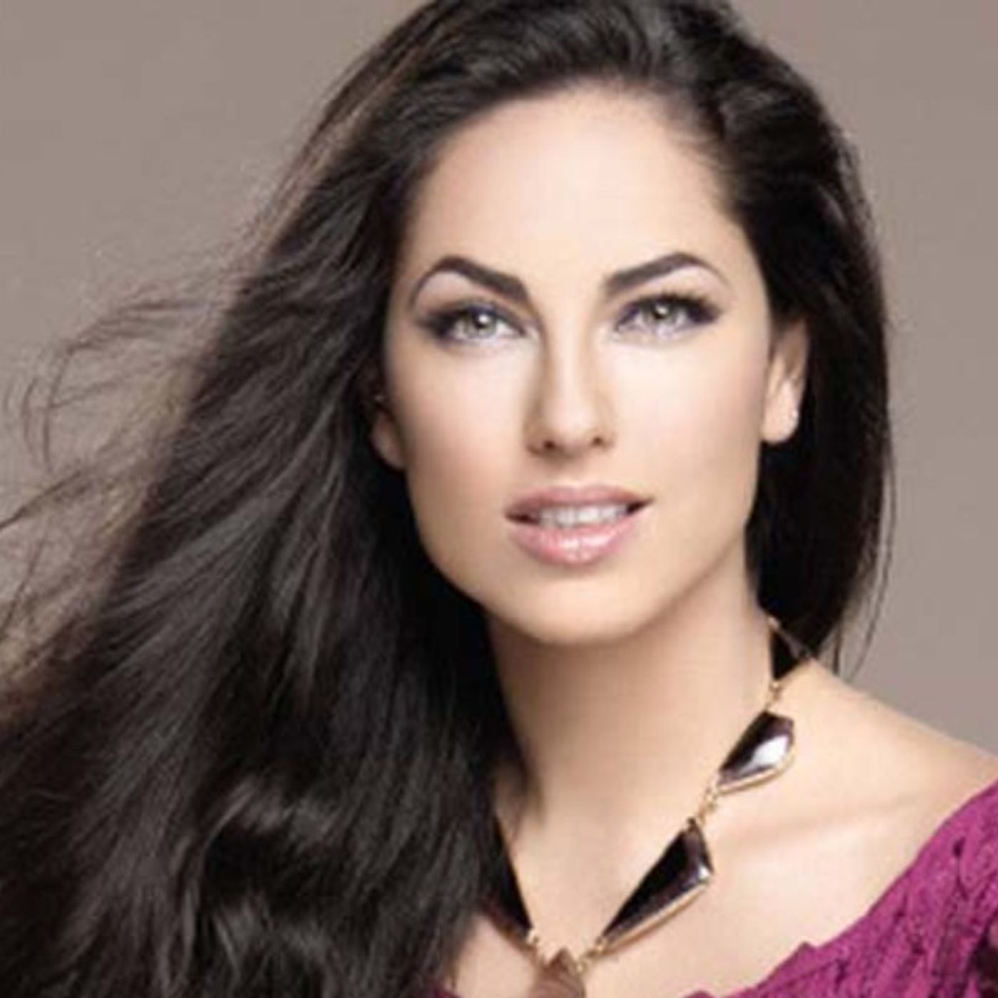 RECHAZADA POR SU MADRE Y VÍCTIMA DE UN ABUSIVO- Barbara Mori