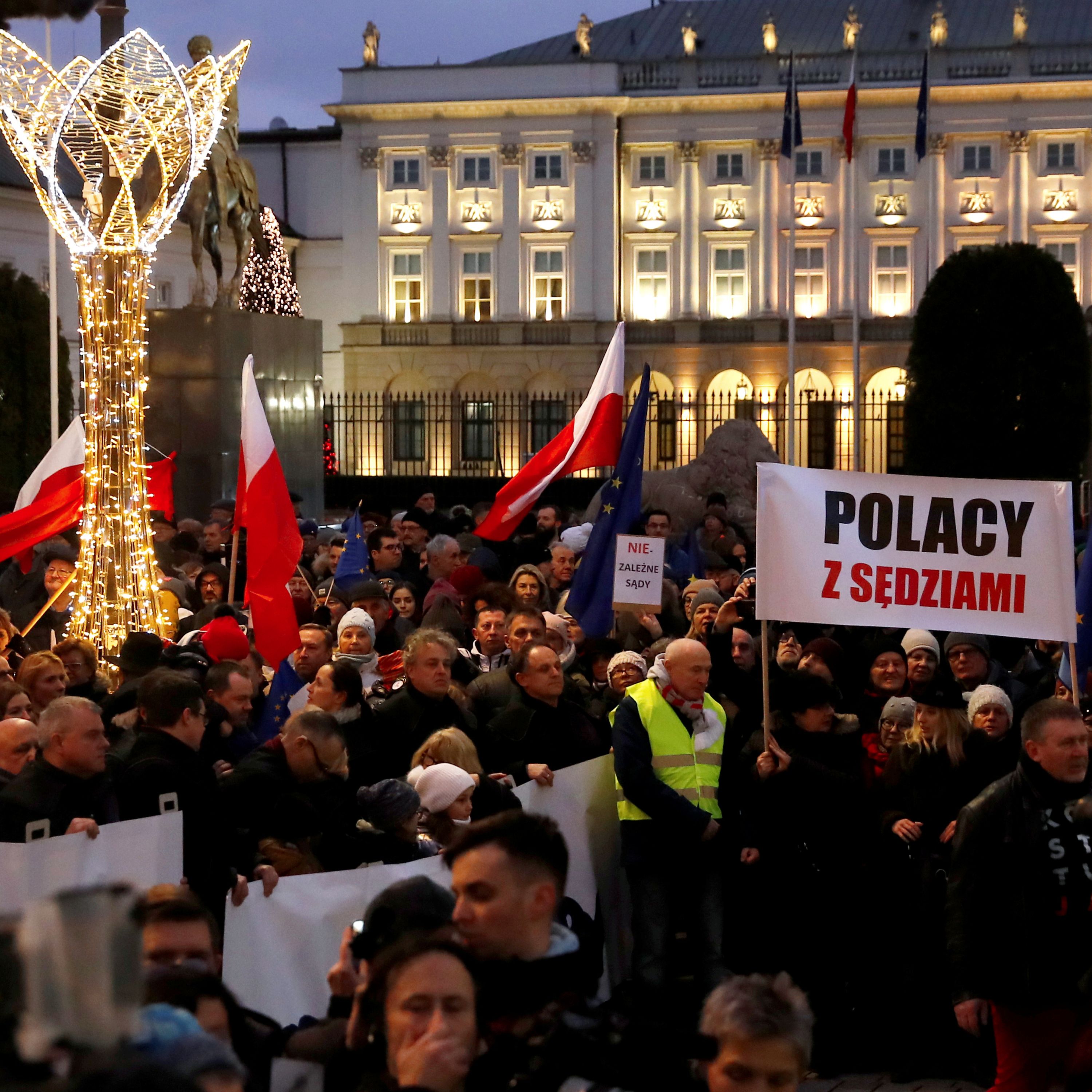 60 Seconds for Motivate Your Monday: How 1000 Robes March in Poland Can Motivate Us  to March in No Kings Rallies June 14th
