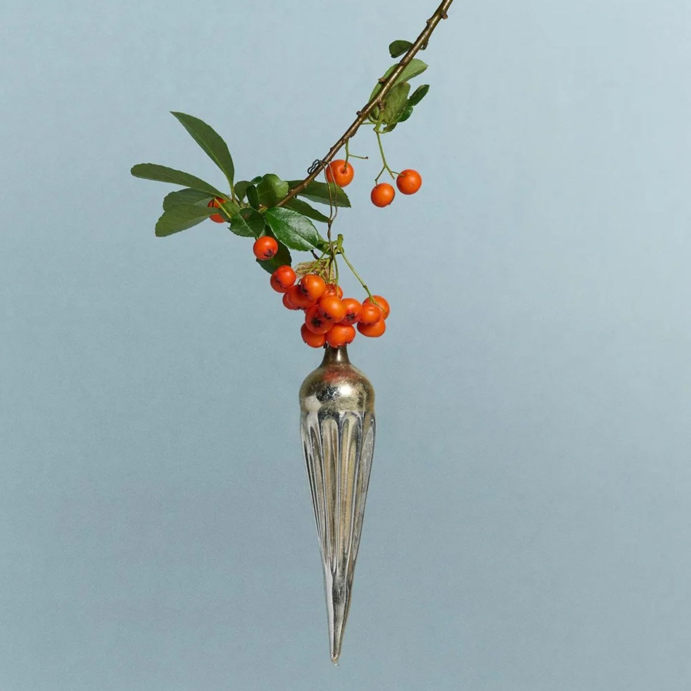 Artykuł: Historia bombki choinkowej. Od świątecznej ozdoby po designerski obiekt Artykuł: Historia bombki choinkowej. Od świątecznej ozdoby po designerski obiekt