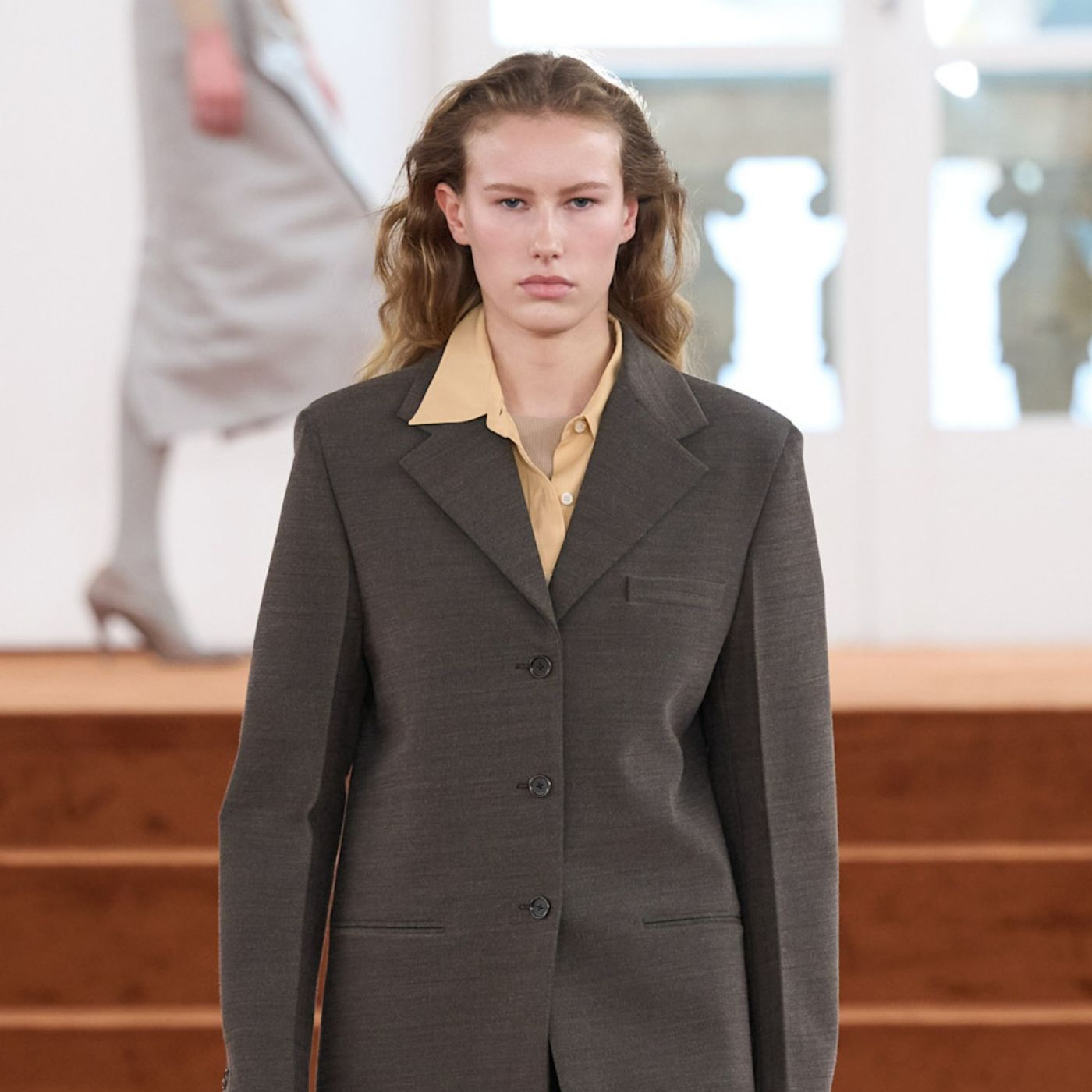 Artykuł: Marka Jil Sander porwała Mediolan nową wersją minimalizmu. Te trzy elementy to must-have na 2026 rok Episode cover