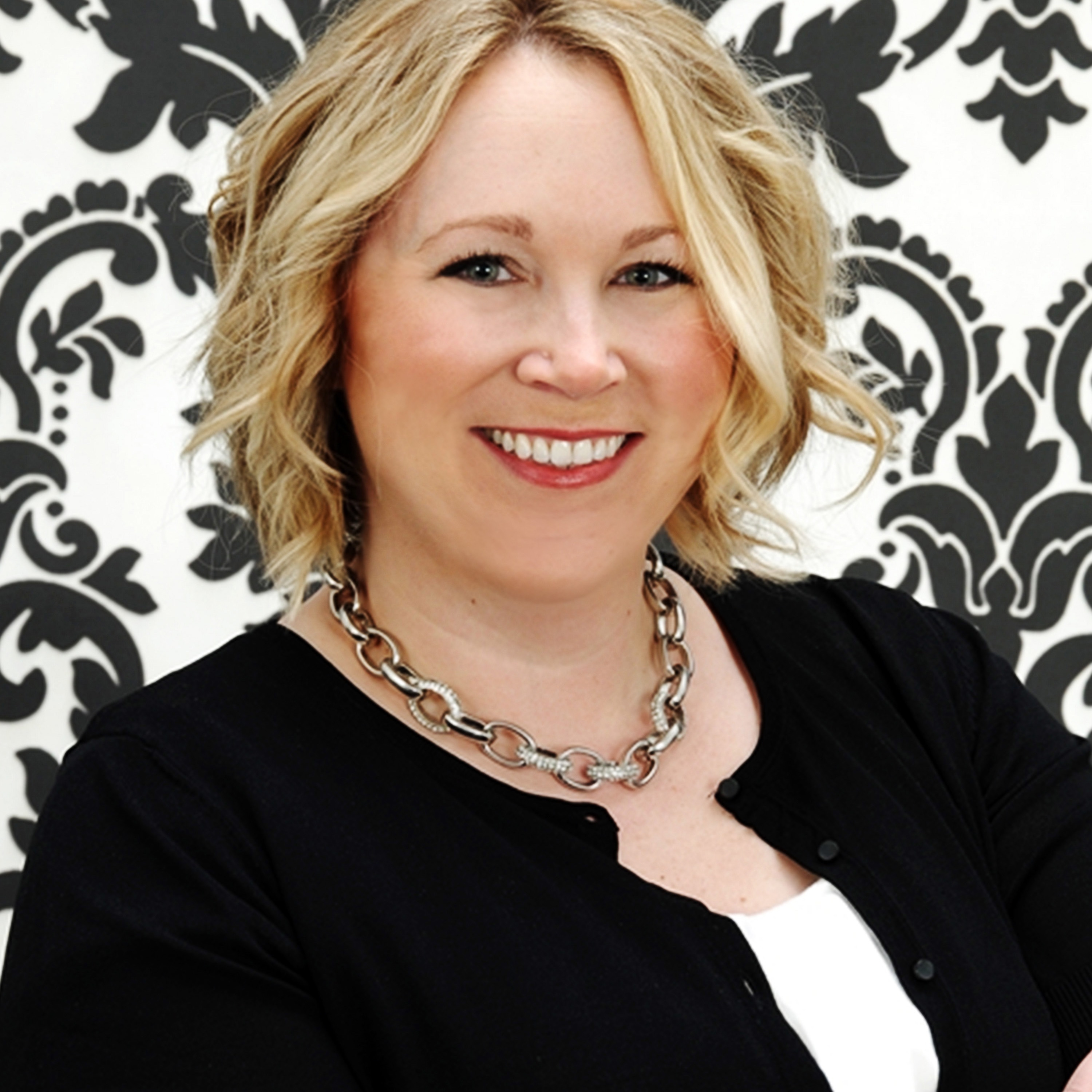 90: How to increase case acceptance with positive communication with Genevieve Poppe episode artwork