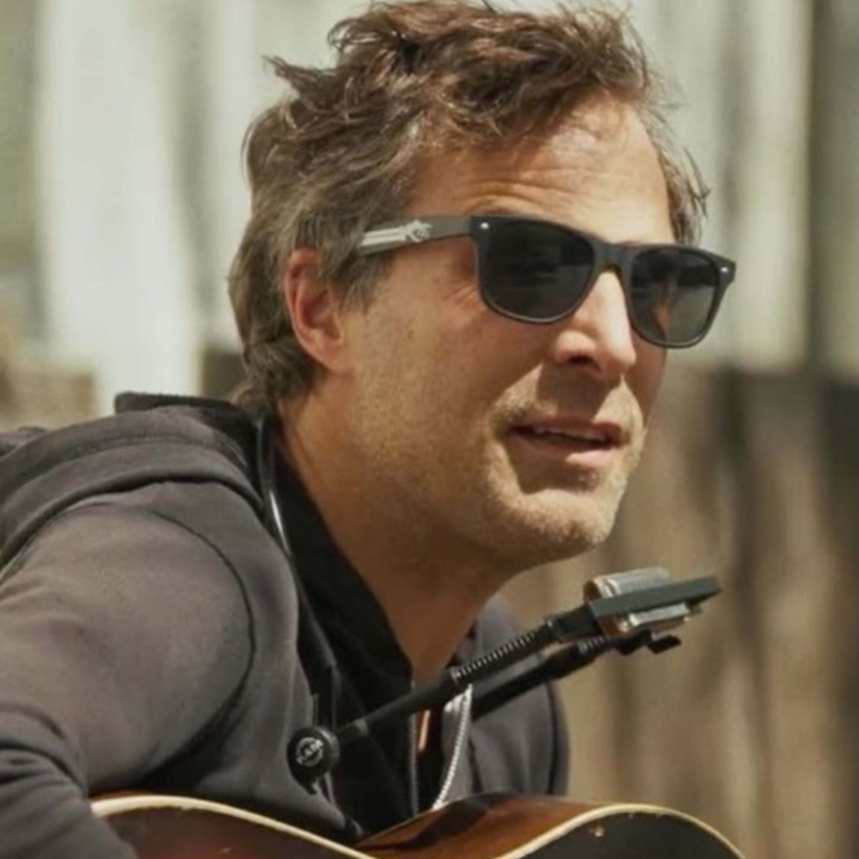 Guitarist and Songwriter Brad Barr Stretches Out In a Trio, In-Studio