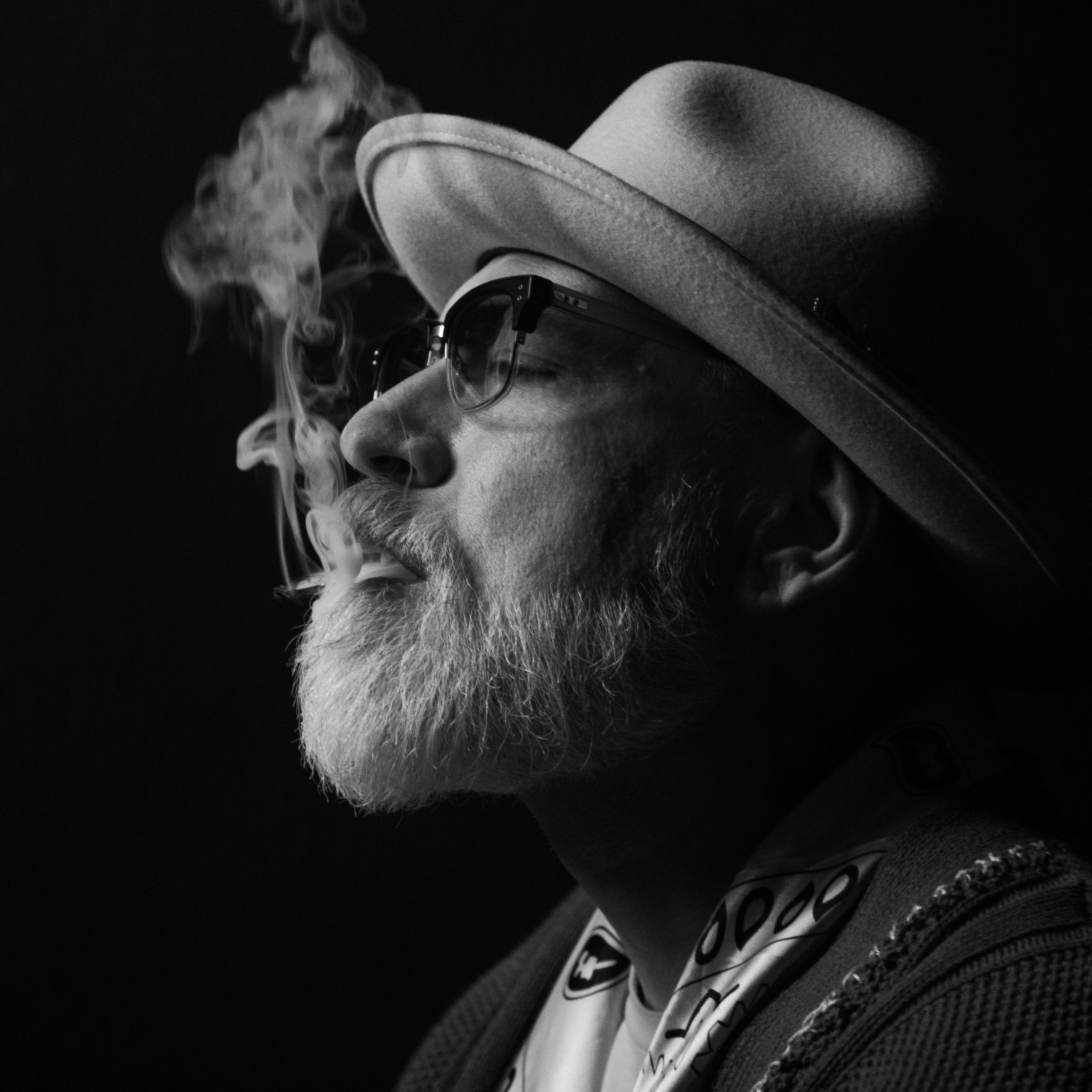 Everlast Dishes Out Gritty Humanity in Blues-Rock Style, In-Studio