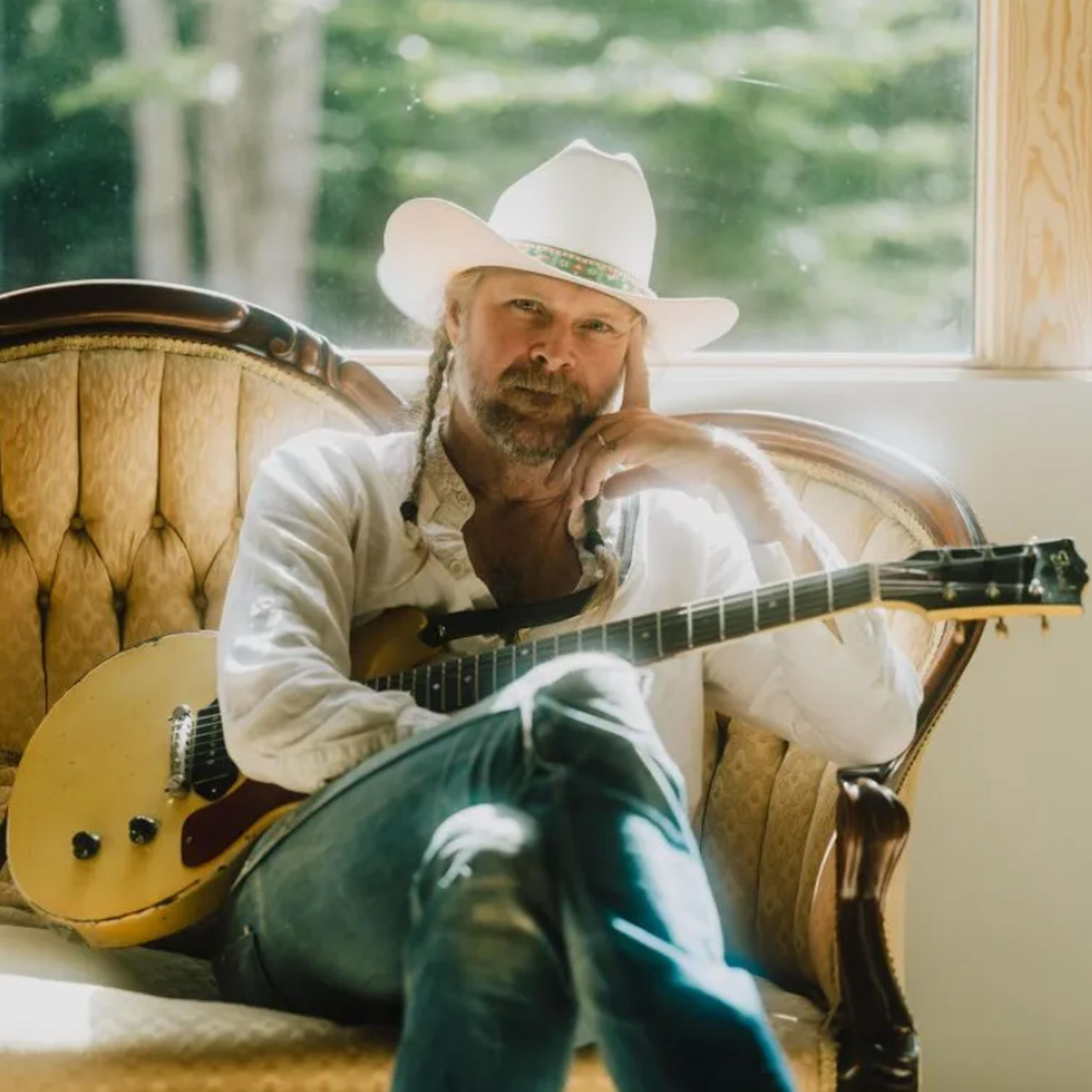 Hiss Golden Messenger's Warm and Earthy Folk-Rock, In-Studio