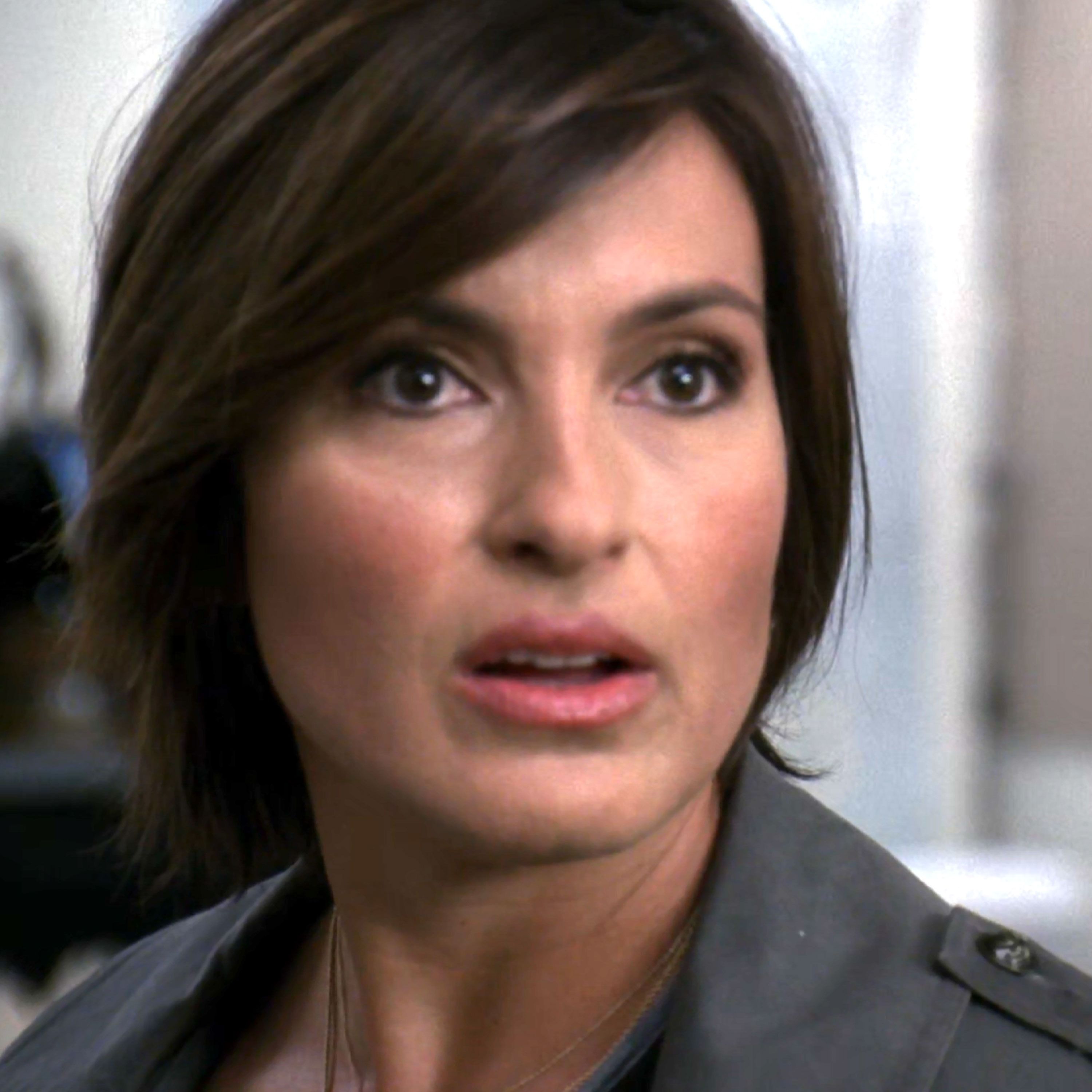 SVU: The dad from 7th Heaven creeps on his son's lady