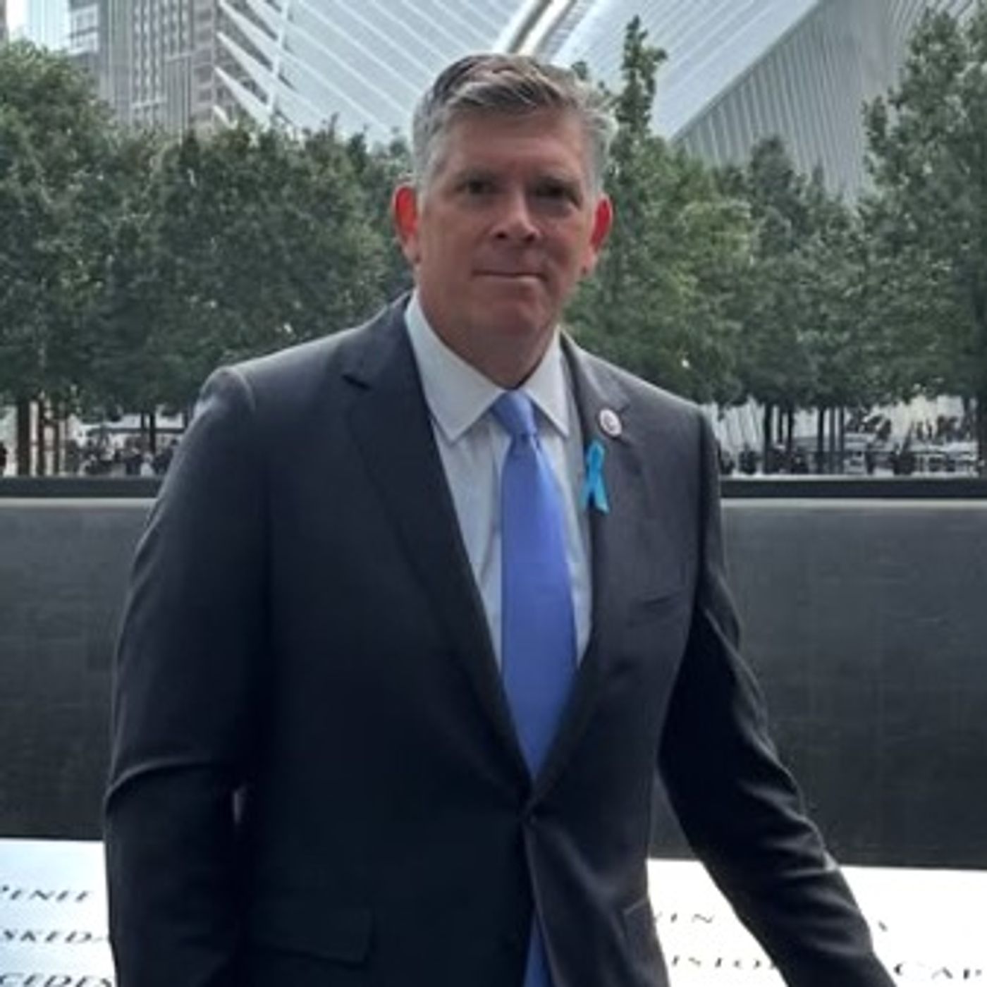 🎙️ Rep. Darin LaHood: "Putin, make no mistake about it is a thug and dictator and an international criminal.  He should not be viewed as anything but that" ⛽ Plus, High Gas Prices, Midterm Stakes and When Americans Could See Relief episode artwork
