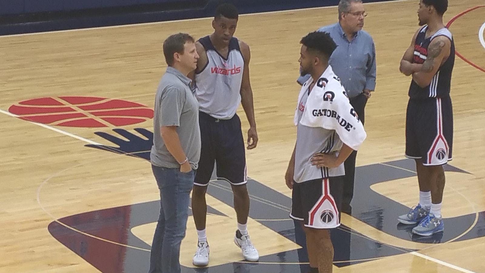 LOCKED ON WIZARDS, Episode 215: Stay, Melo?