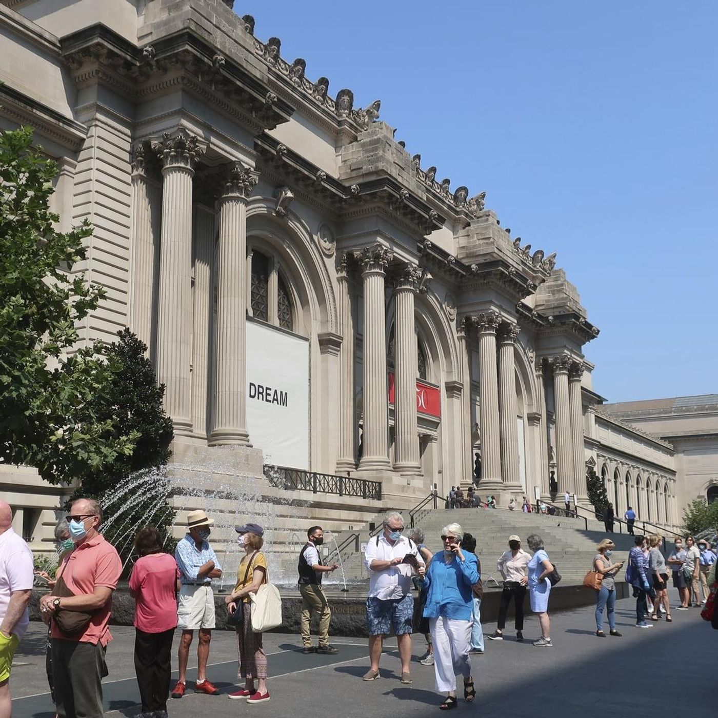 A Met Museum Guard Reflects on His Experience Protecting and Viewing Art