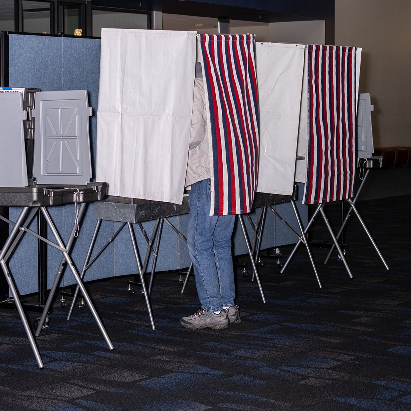 Midterm Surprise: Democrats Are Surging in Red America artwork
