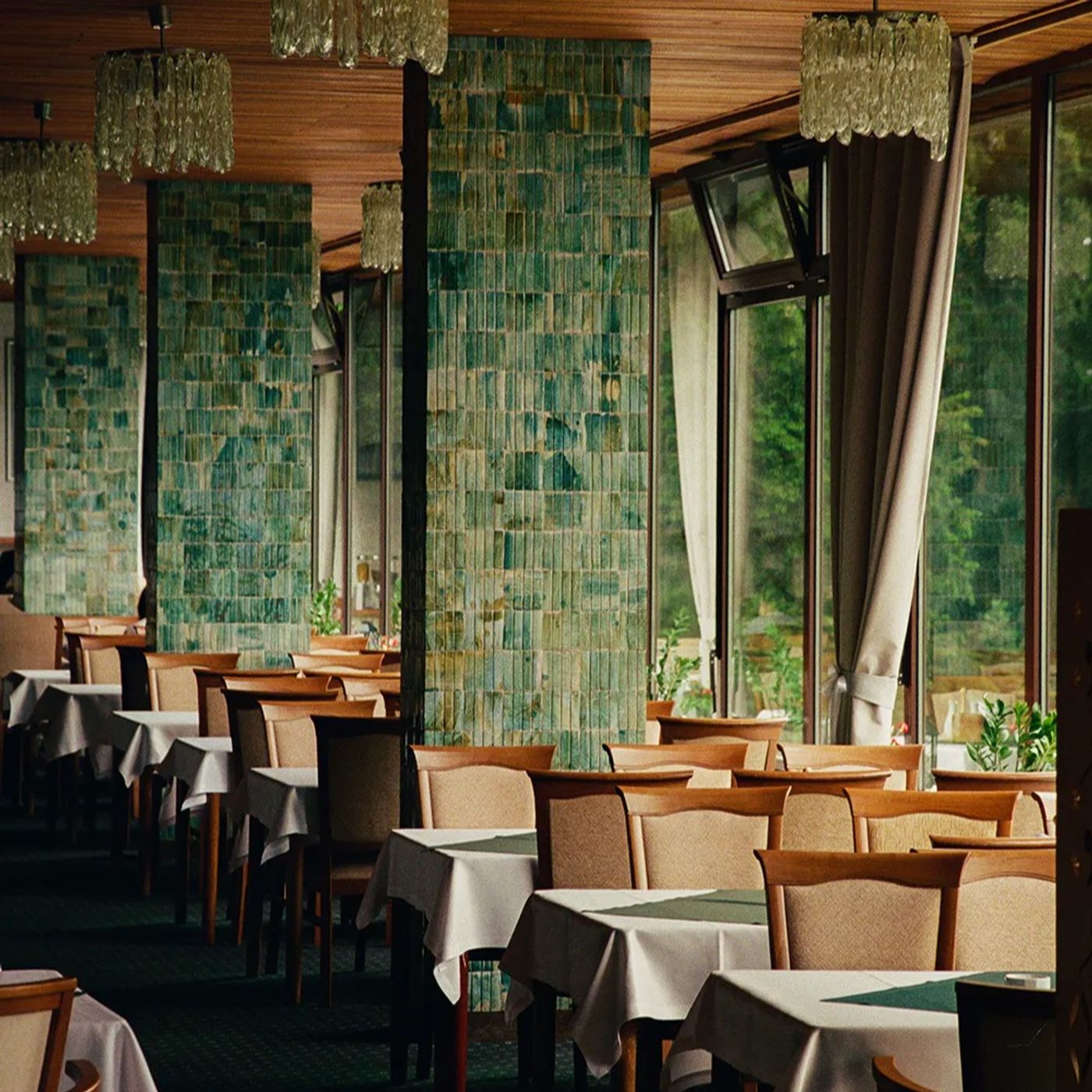 Artykuł: Hotel Tatry. Modernistyczne arcydzieło ukryte pod Zakopanem episode artwork