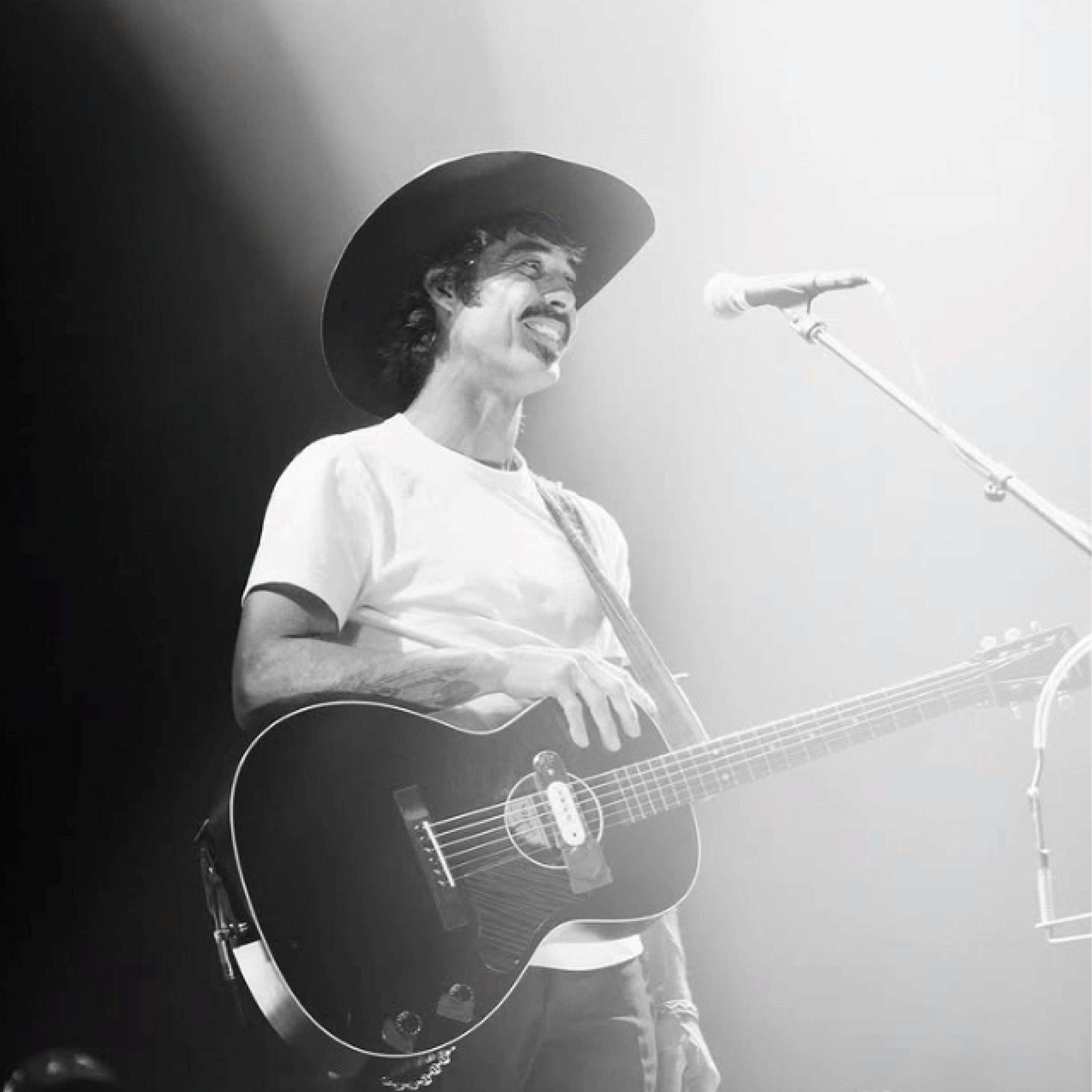 Texas Aficionado Ryan Bingham Plays New Songs, In-Studio