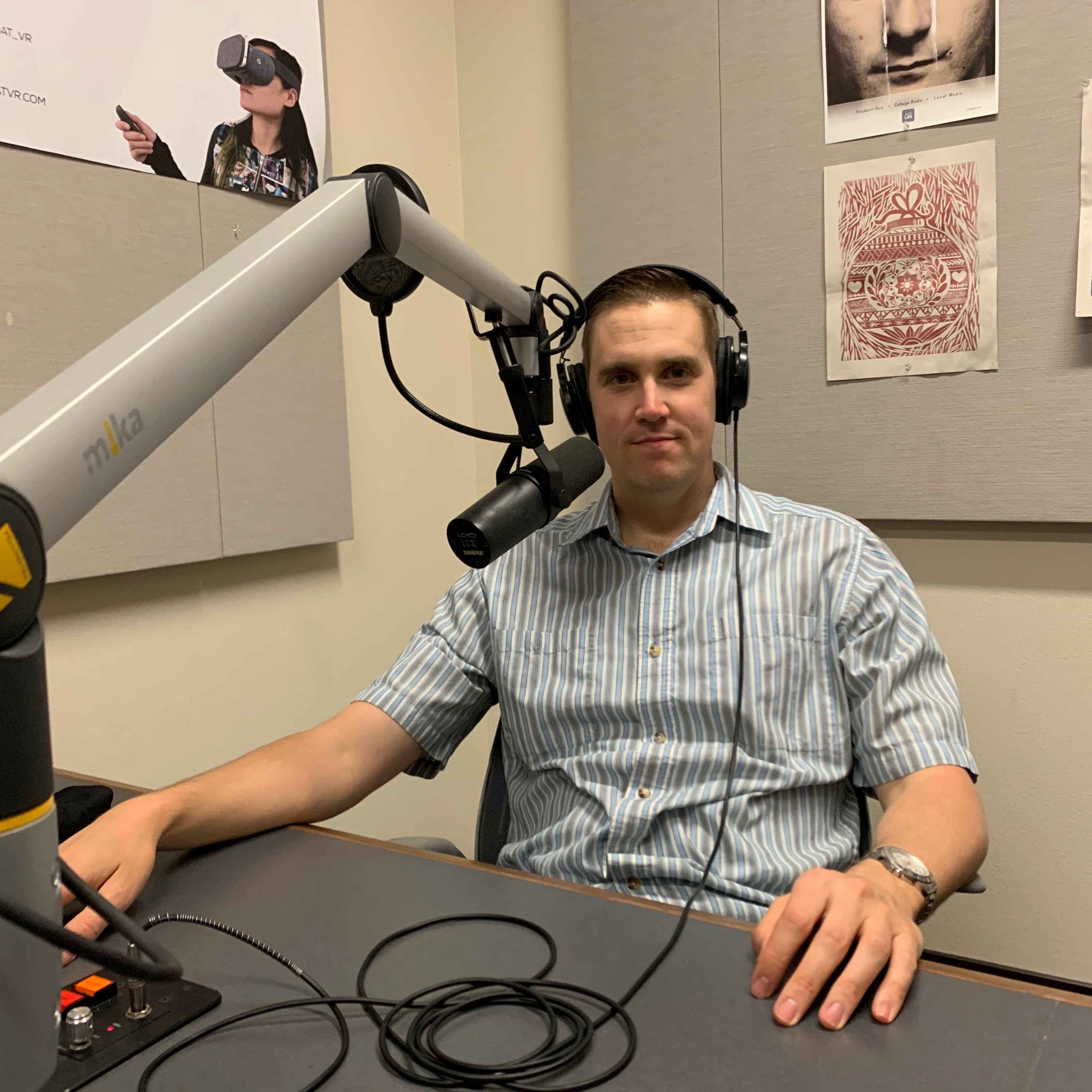 Ben Deach, A TV Anchor and Card Playing Vlogger