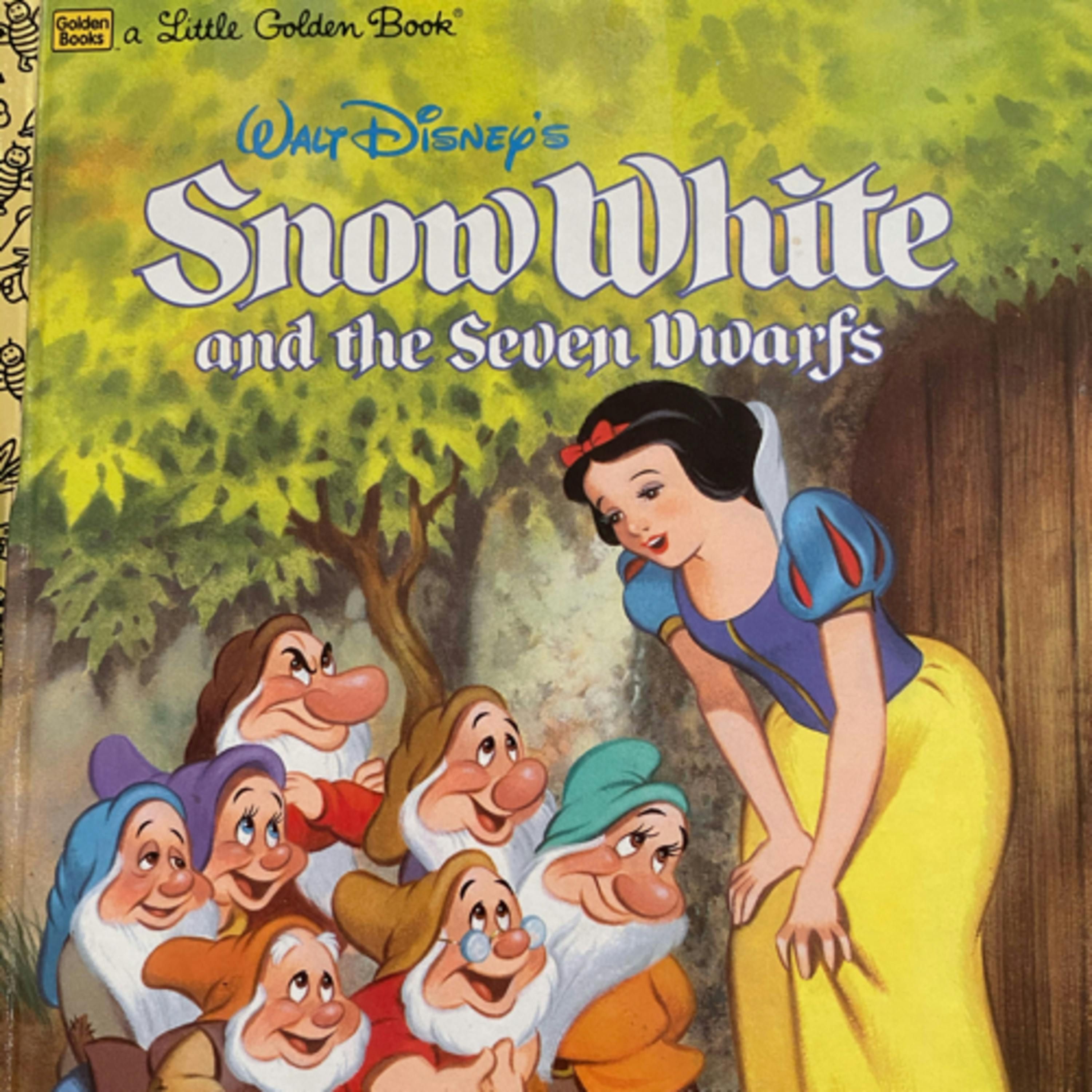 Walt Disney’s Snow White and the Seven Dwarfs (A Little Golden Book)