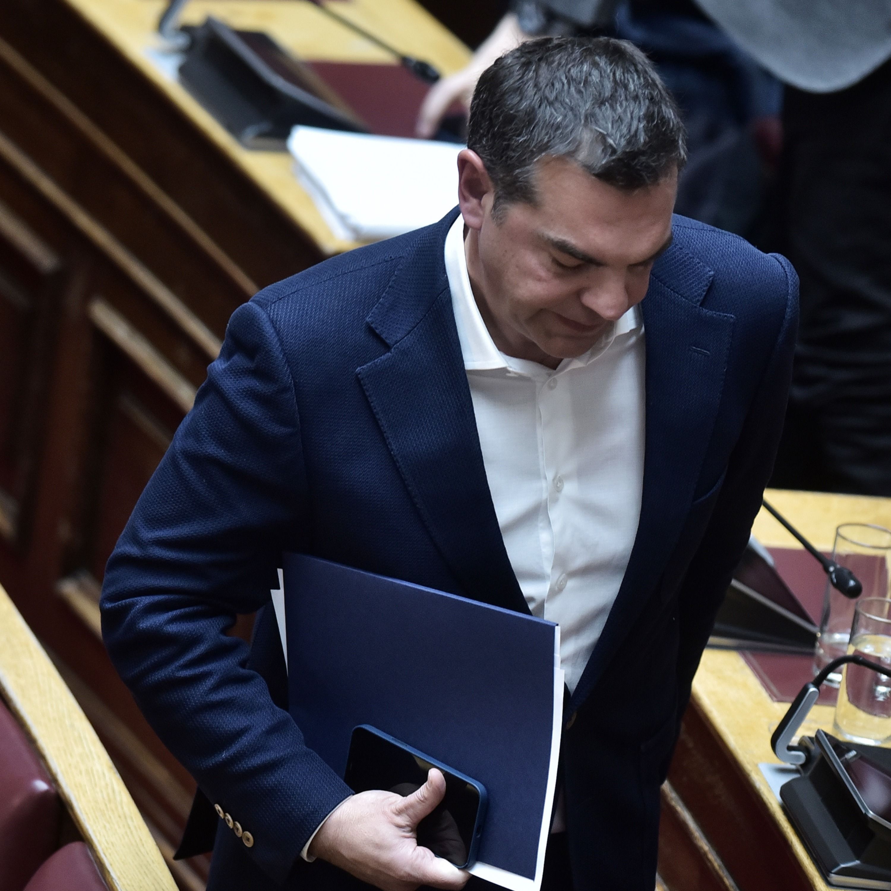 Η παραίτηση και η μεγάλη επιστροφή του Τσίπρα