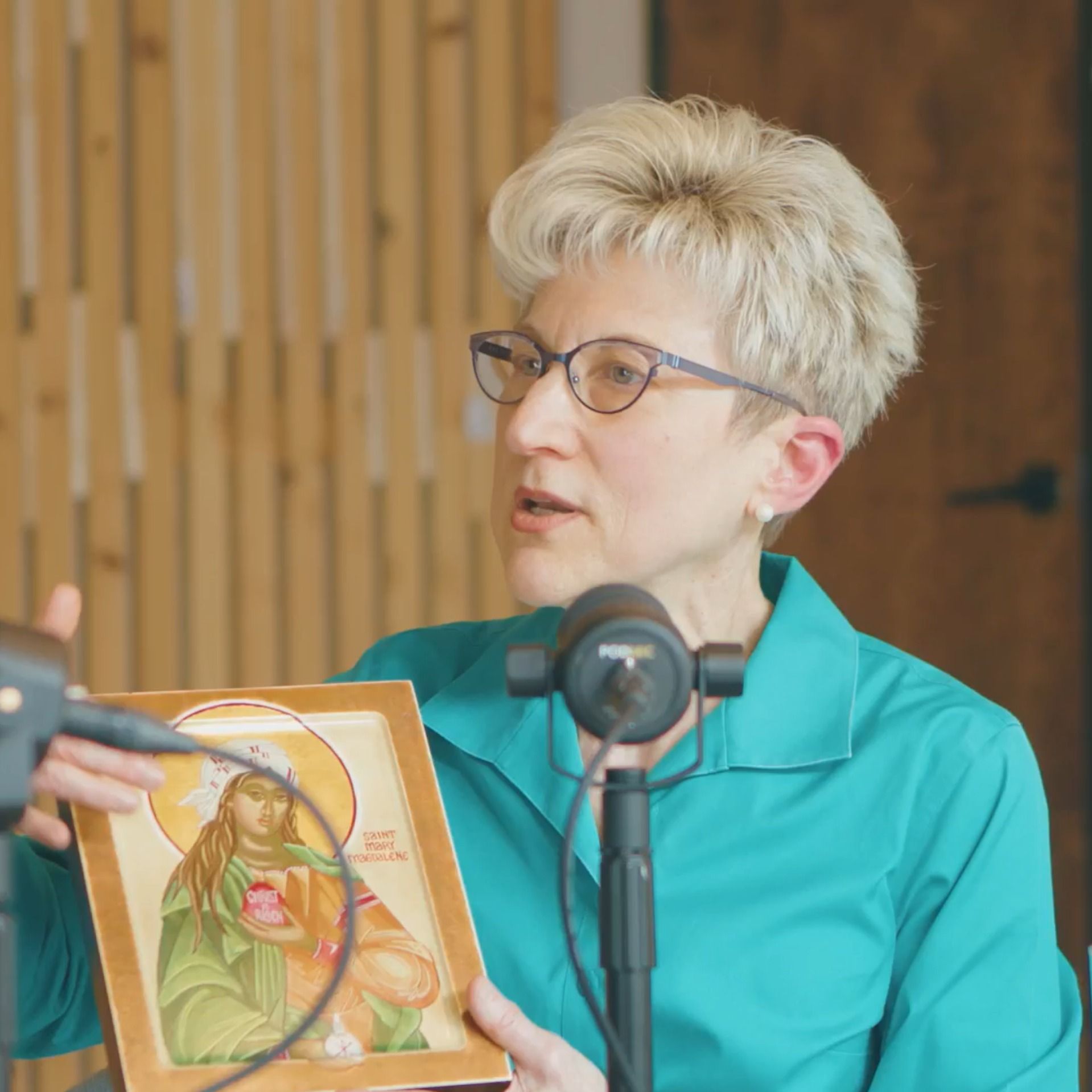 Exploring Landscapes and Images with Mary Hill episode artwork