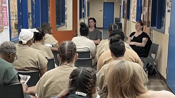 How a Comic and an Actress Started a Rikers Women's Book Club