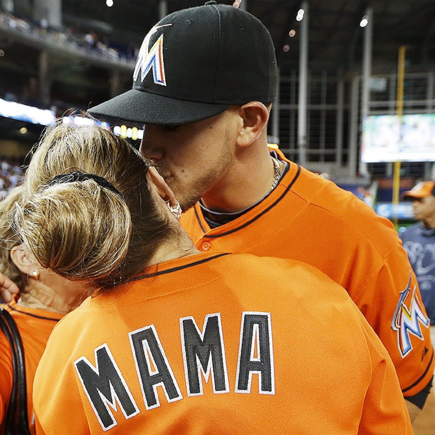 La increíble historia del pitcher cubano José Fernández y su madre episode artwork