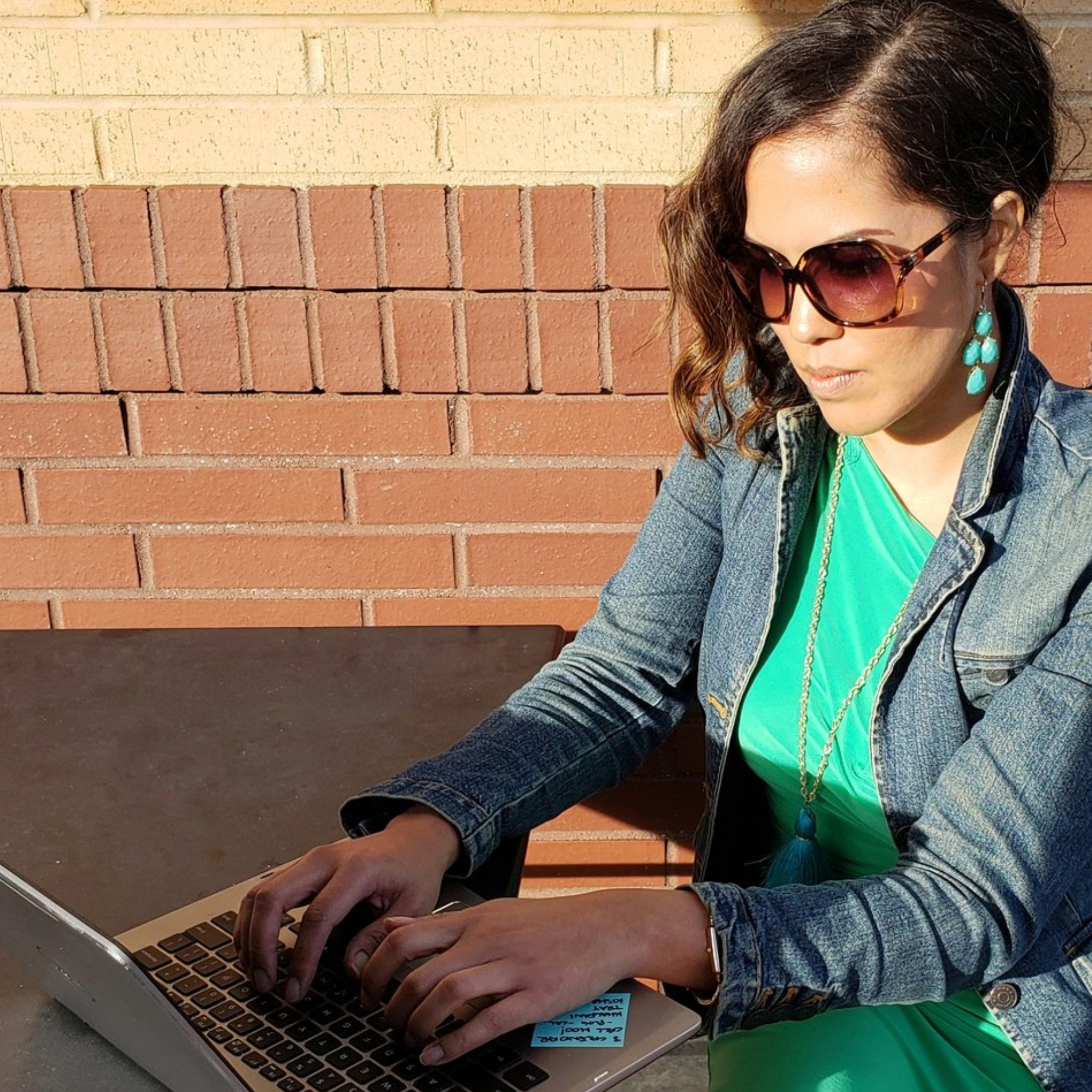 Andrea D. Smith (@MissADS08) - How To Use Instagram For Your EDU-business