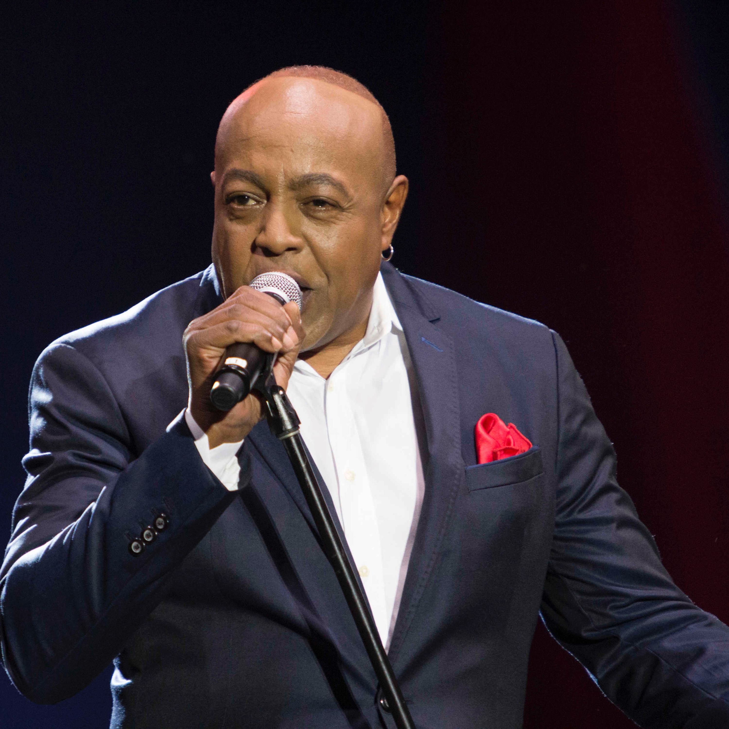 Peabo Bryson, Grammy-Winning R&B Icon, Dies at 75 episode artwork