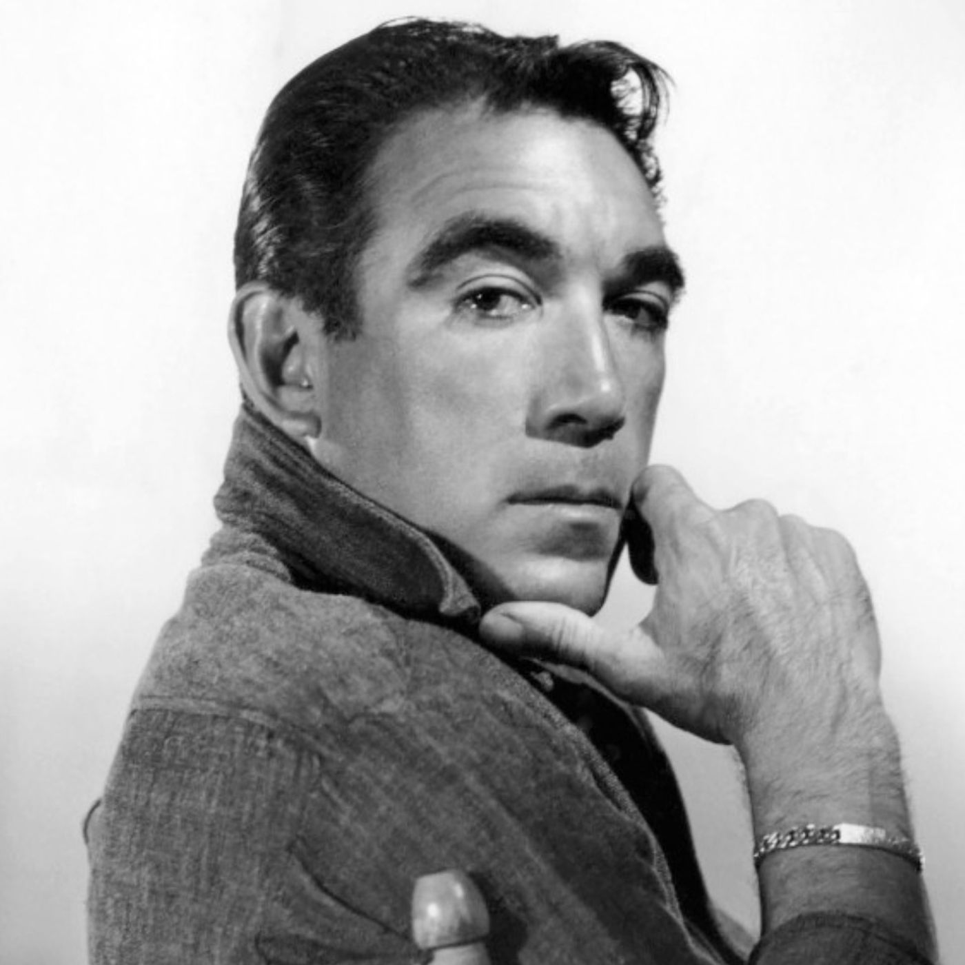 SE AVERGONZÓ DE SUS PADRES Y ASÍ LA PAGÓ- Anthony Quinn