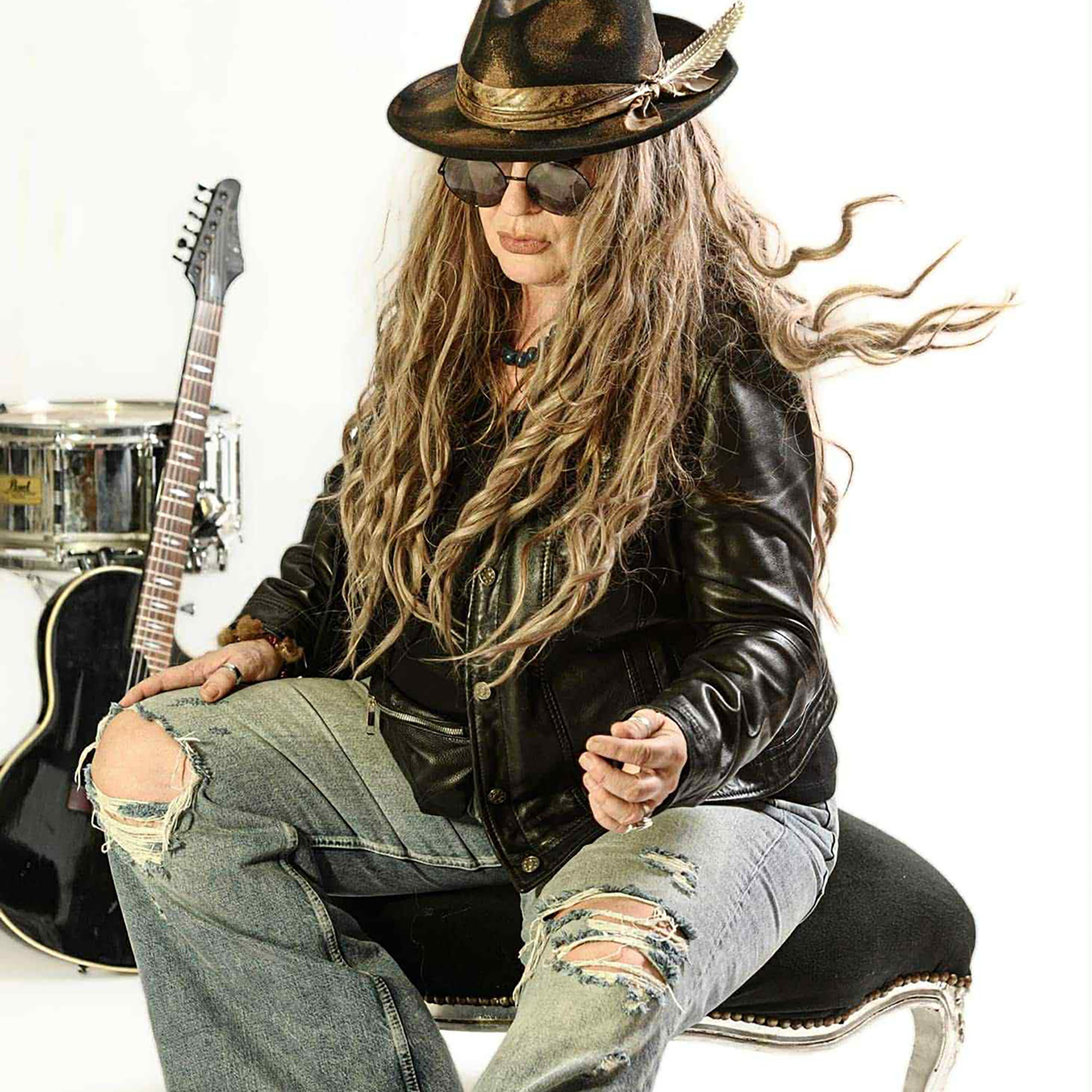 Gerry Casey's Interview with Claudia Cane Gerry Casey's Interview with Claudia Cane