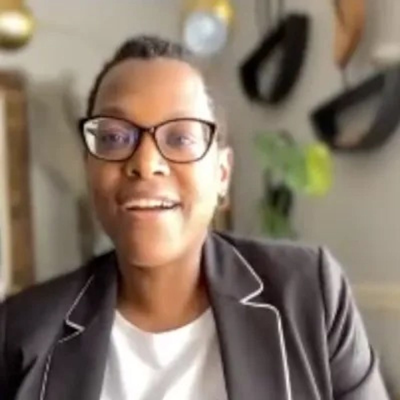 Radio Show: Kendra Littlejohn, Professional Organizer at Organized By Kendra, Shares Tips to Live Life at Ease
