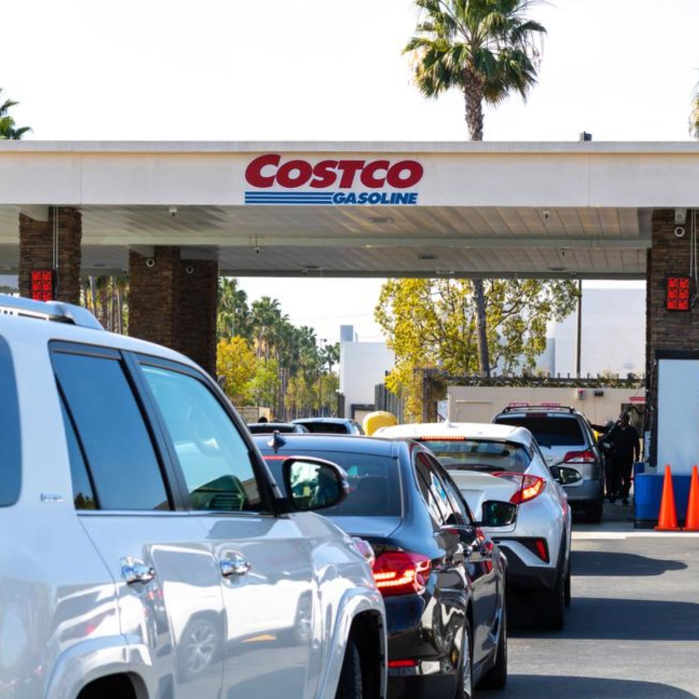 The Fuel Powering Costco's Growth, Department Store Drama, & Off-Price Domination
