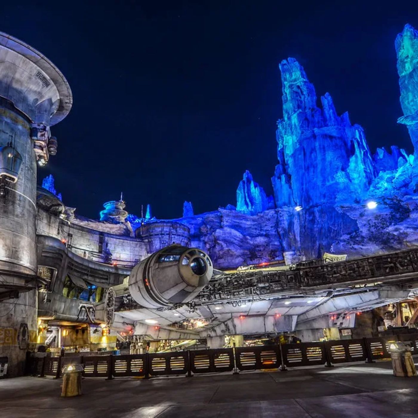 Episode 165: Galaxy's Edge at Disney World Review Episode 165: Galaxy's Edge at Disney World Review