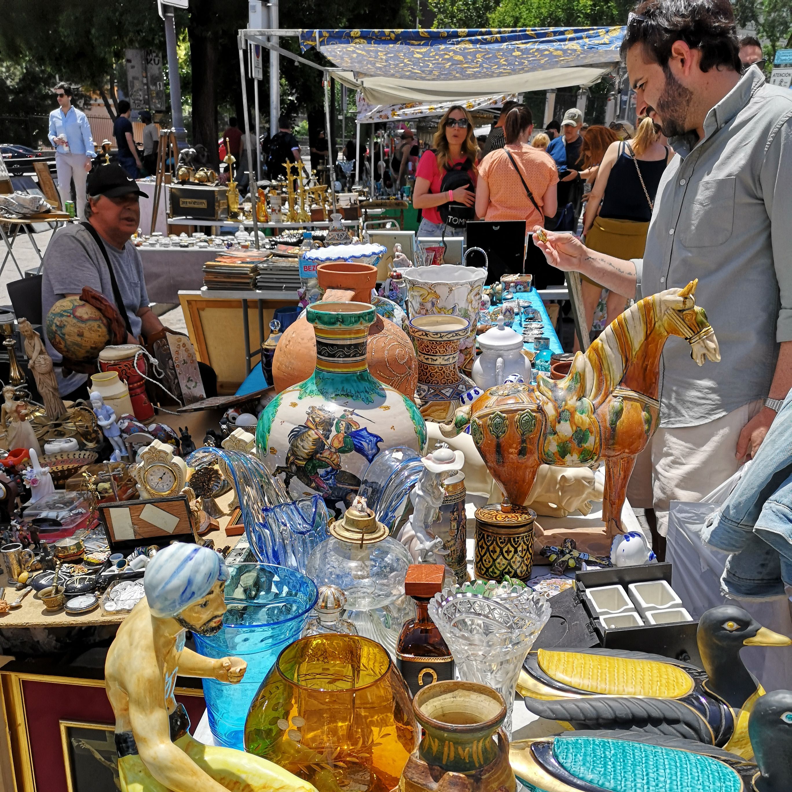 America’s Love Affair with Garage Sales