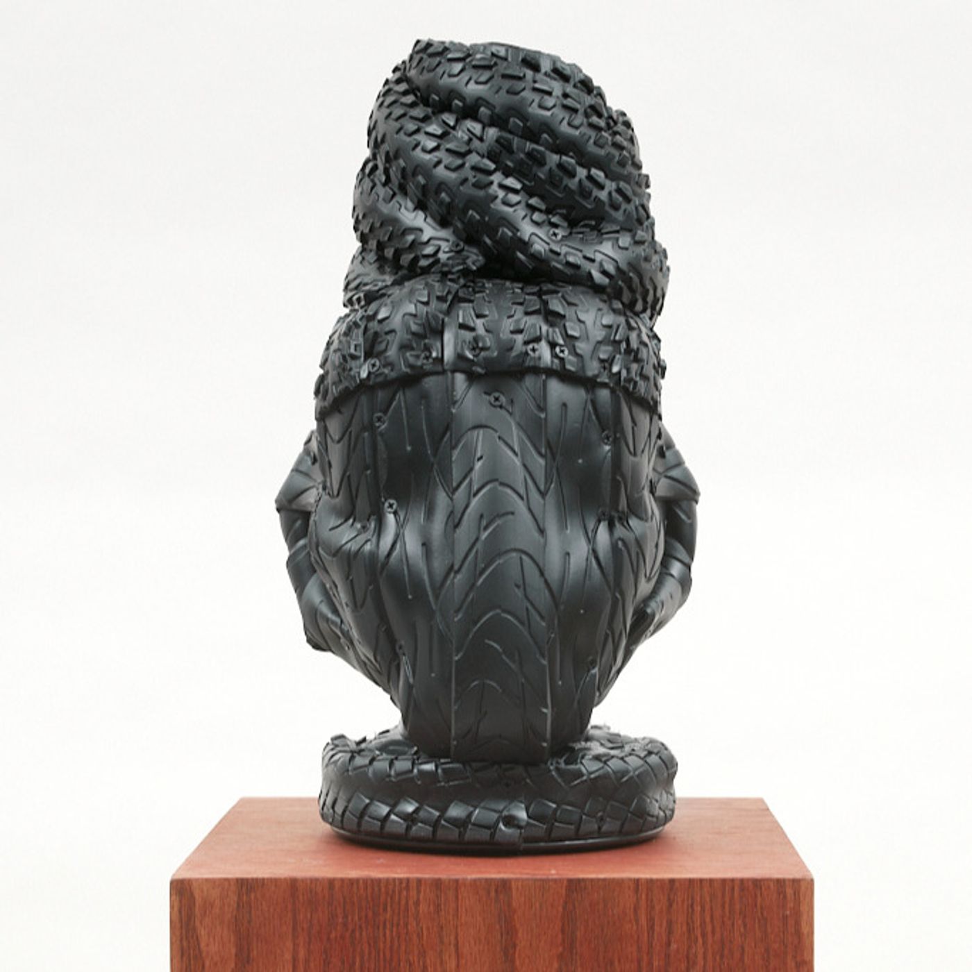 How Artist Kim Dacres Combined Love Songs and Tires into Sculpture