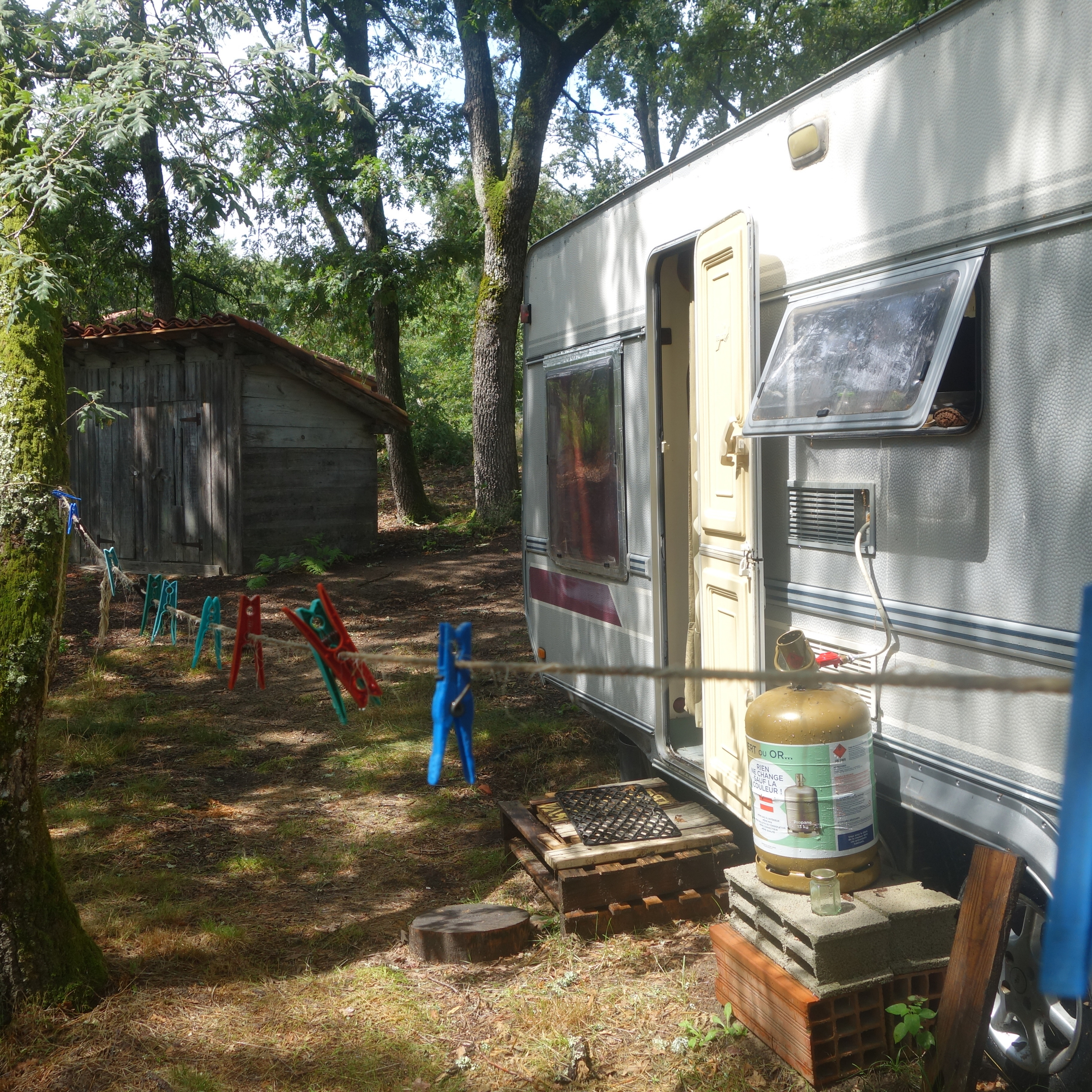 Living in Californian suburbia VS. living in a caravan in rural France
