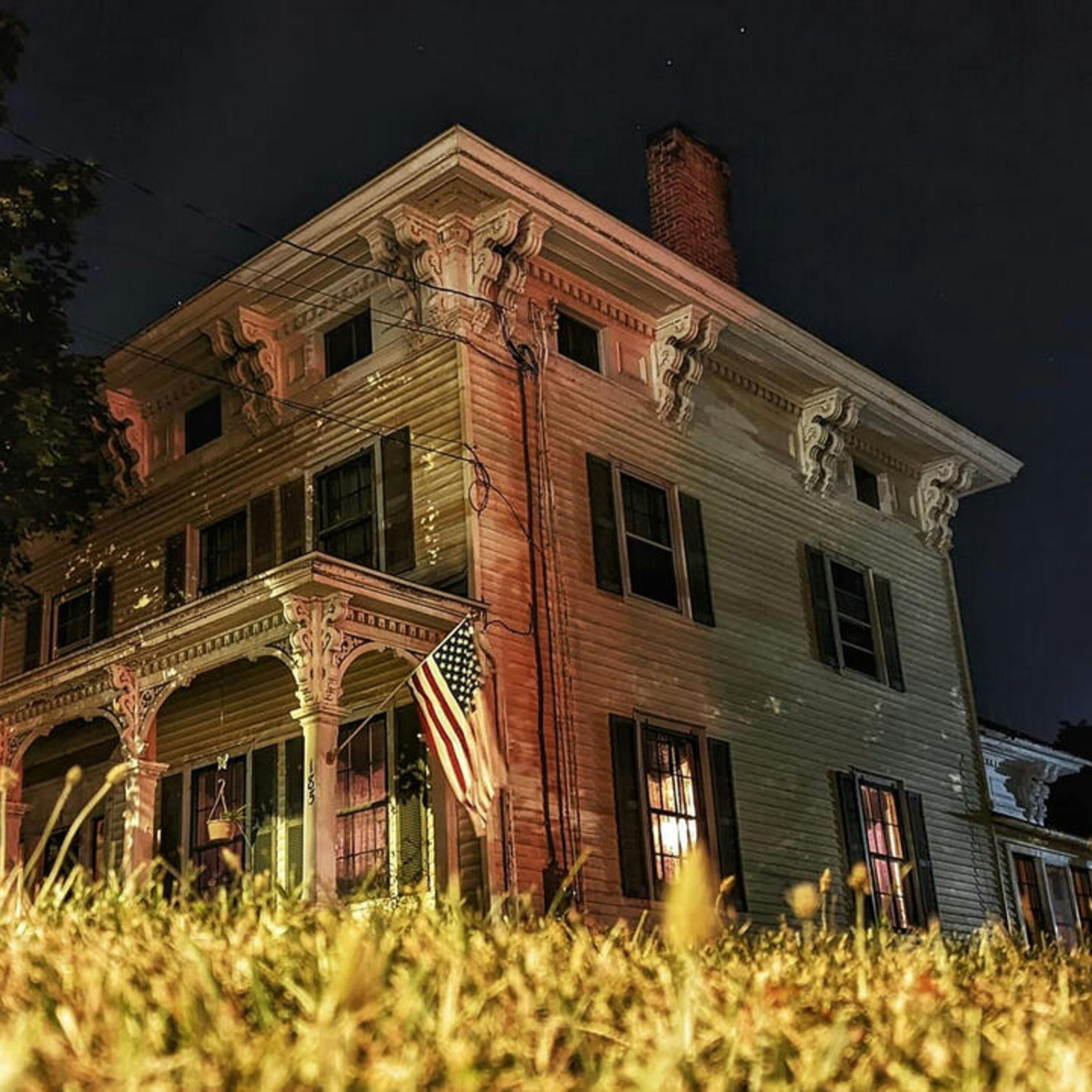 The Haunted Chase House - A New England Legends Podcast