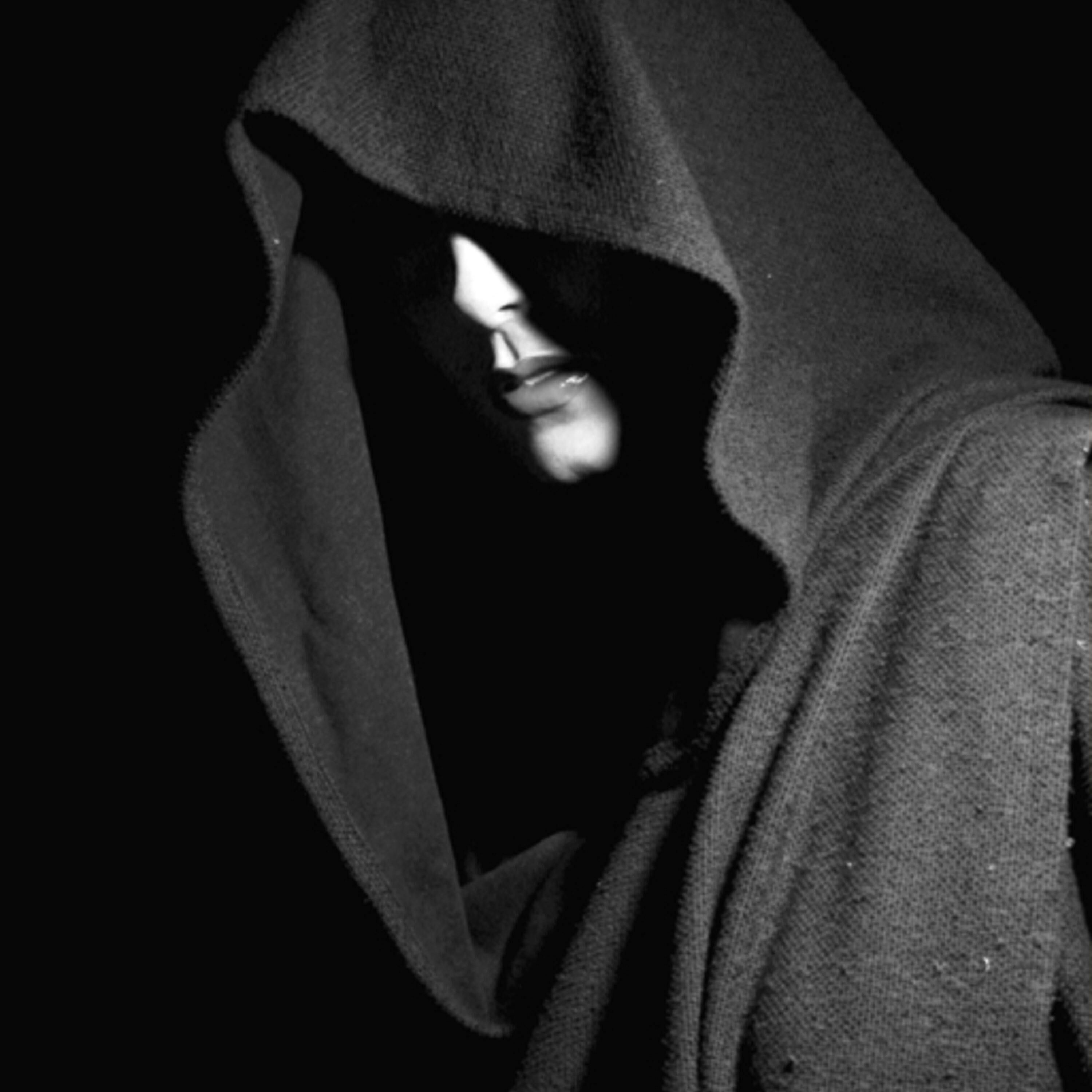 Cloaked Beings, Monster Watch & Alien Gifts Edition - The Paranormal 60 News