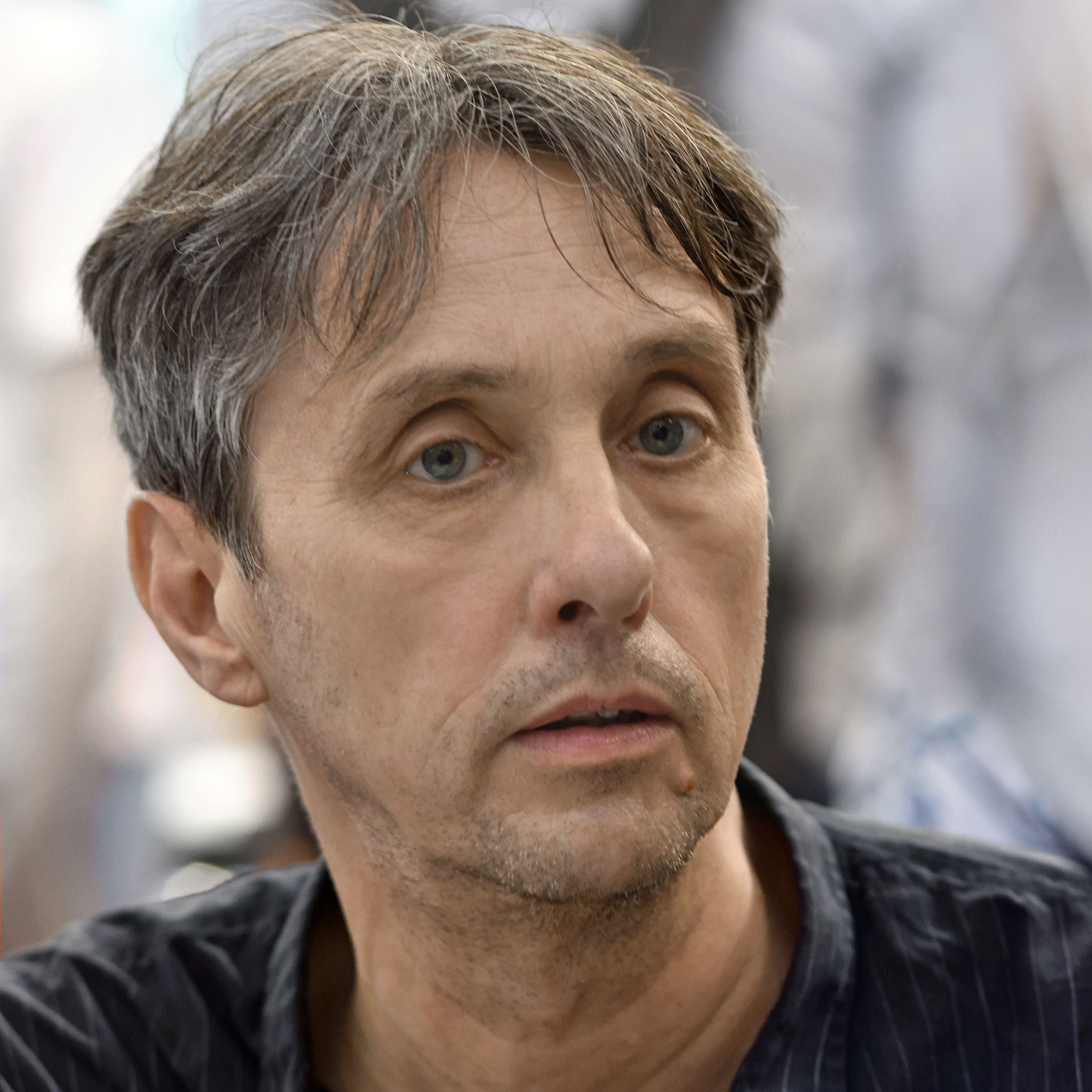 Kemény István: Fel és alá az érdligeti állomáson ǀ Részlet az Időmérték. 70 vers című kötetből