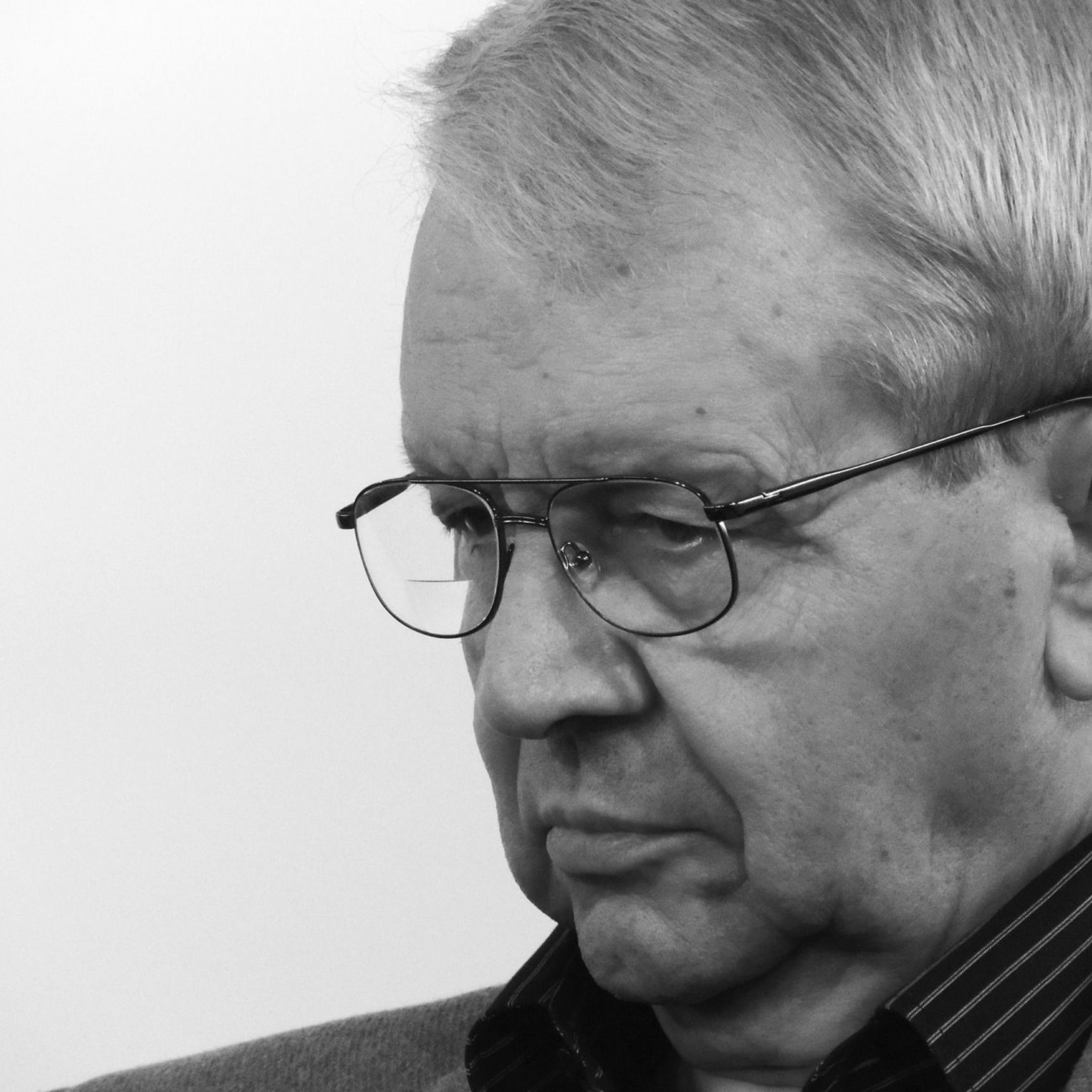 Bertók László: Platón benéz az ablakon ǀ Részlet az Időmérték. 70 vers című kötetből