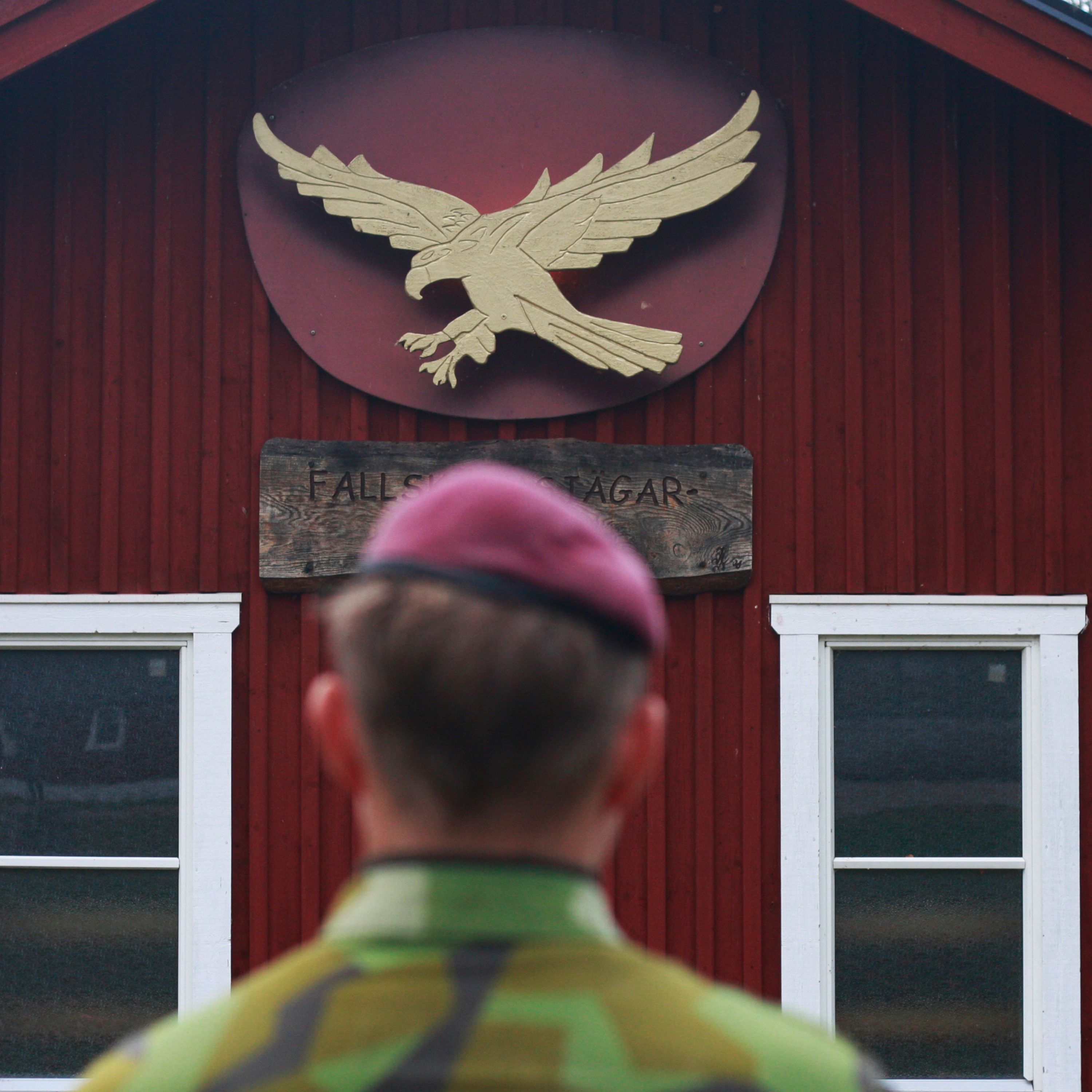 Podd 135 - Jägarförbanden - Fallskärmsjägarna del 1