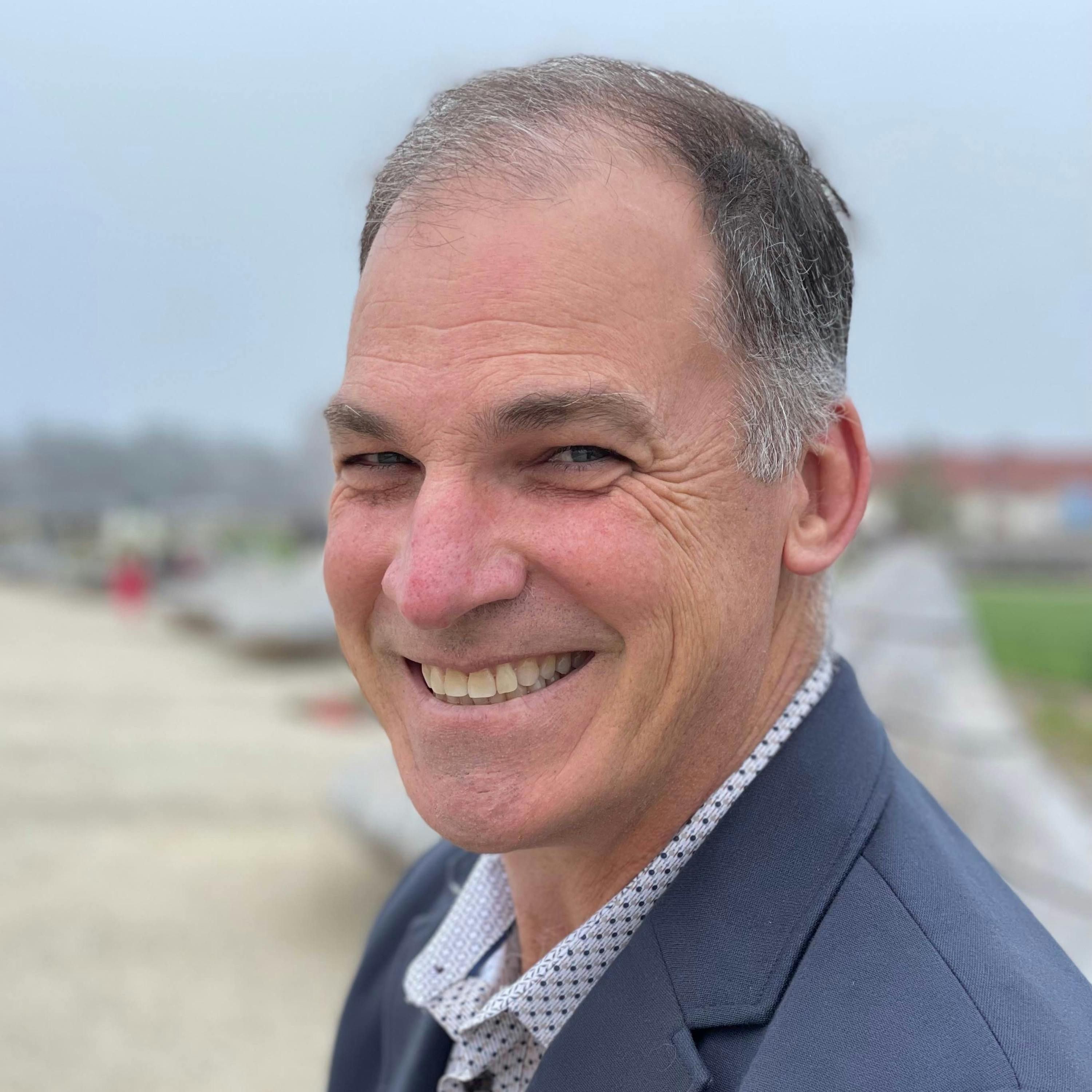 (Bonus Episode)Book 101 Review, in its fifth season, features Steve Thompson a Business and Growth Coach and ICF Professional Certified Coach as my guest. episode artwork