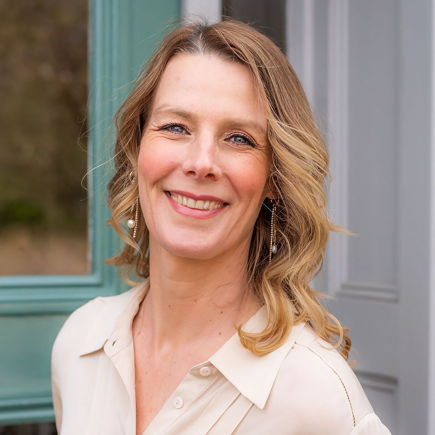 The Pain Portal to Prosperity: How Lara Waldman Transforms Money Blocks into Abundance