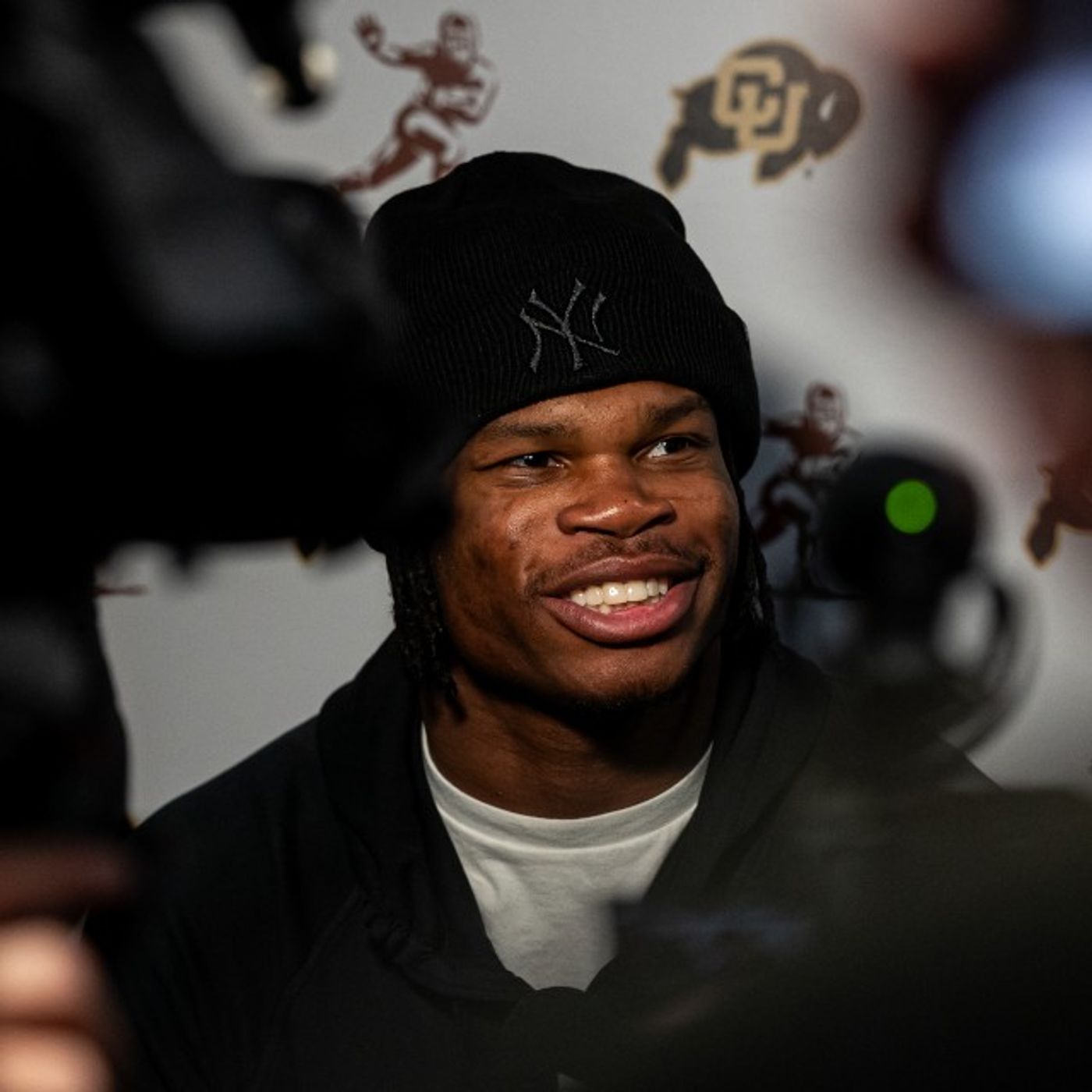 Buffaloes star Travis Hunter a popular guy in New York City at Heisman Trophy Media Day (Analysis) episode artwork