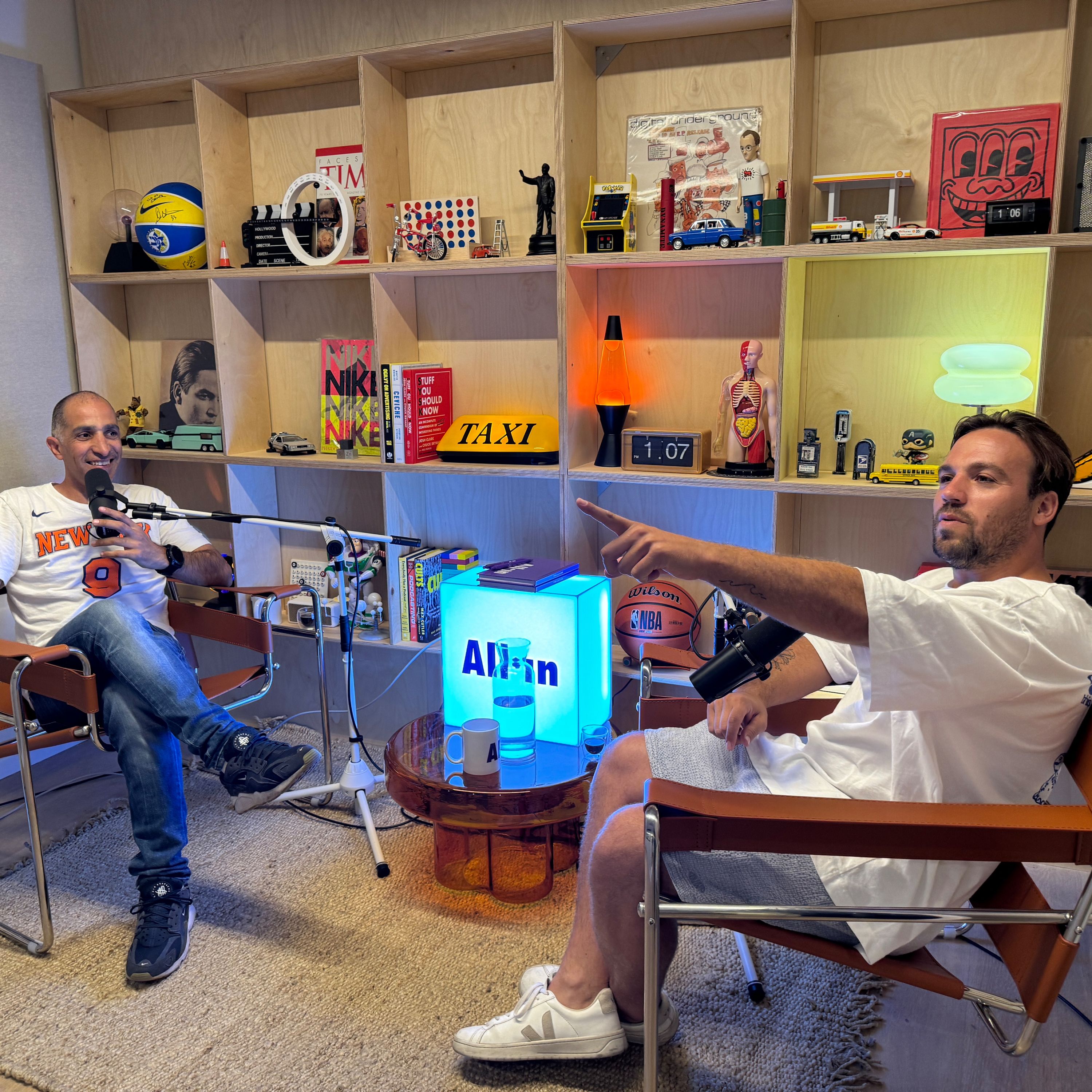 כדור מים - אורח באולפן עידו קרן episode artwork