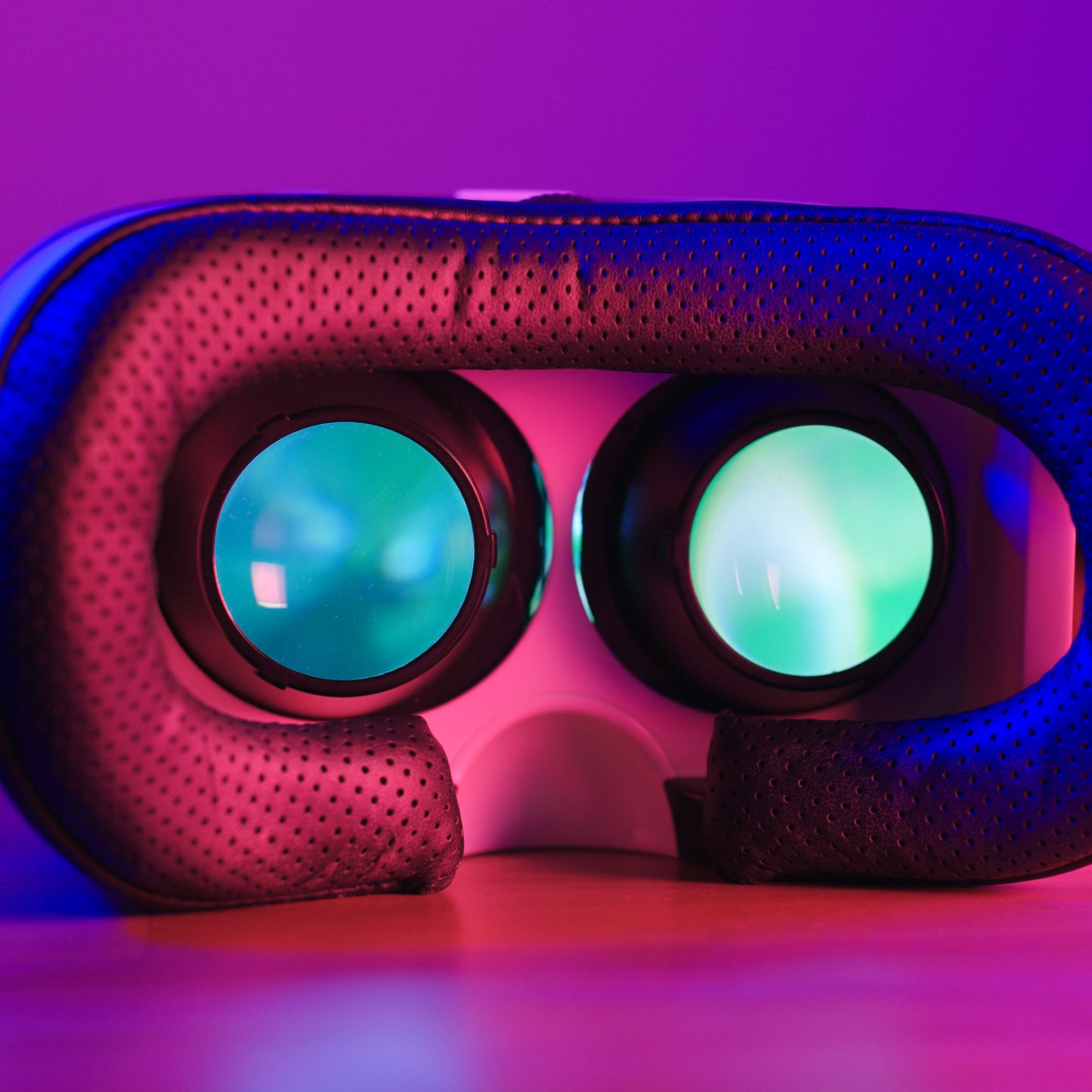 S02E14 – Virtual Reality Beyond the Classroom, Career Readiness and Simulated Training. An Interview with Hall Charter and Katelyn Cutshall of TRANSFR.