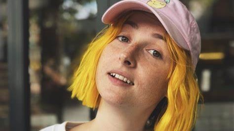 Tessa Violet - Indie Pop Star. Singer, Songwriter, Actress, Former Child Model. "Crush" Has Over 200MM Streams And 100MM Video Views. Single: "My Body's My Buddy"!