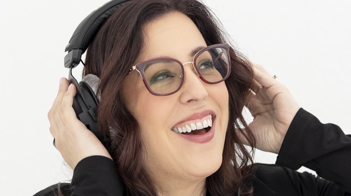 Jodi Krangle - Celebrated Voiceover Specialist. She's Worked for Disney, Depends, Viagra, Dell, Kraft, Lindt And Many Others. She Specializes In Brand Voice, Commercials, Corporate Narration And Podcasts!