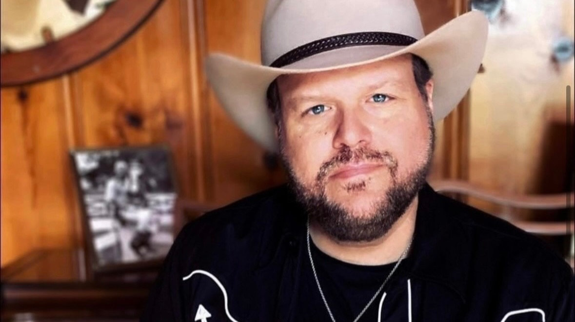 Bobby Tomberlin - Premier Country Music Songwriter: Willie Nelson, Dolly Parton, Barbra Streisand, Faith Hill, Kenny Rogers, Blake Shelton And More. Collaborated With Vince Gill, Hank Williams Jr., Phil Everly. Grammy, CMA And ACM Nominated!