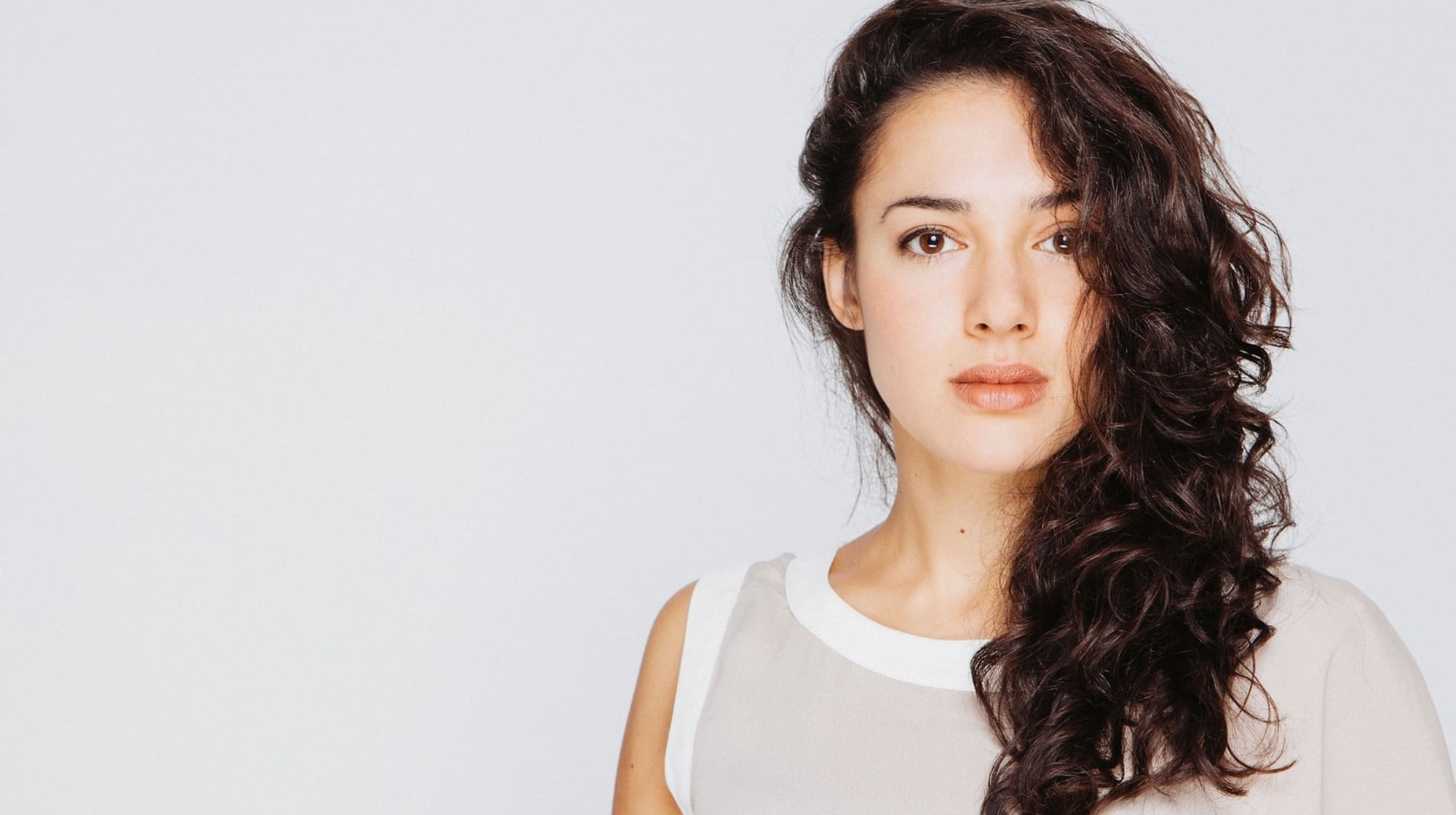 Sabeth Perez - Argentine-German Jazz Vocalist And Composer. Combining Argentine Rhythms, Impressionist Harmonies and Jazz. First Recordings At 12. WDR Big Band, Frankfurt Radio Big Band, EOS Chamber Orchestra!