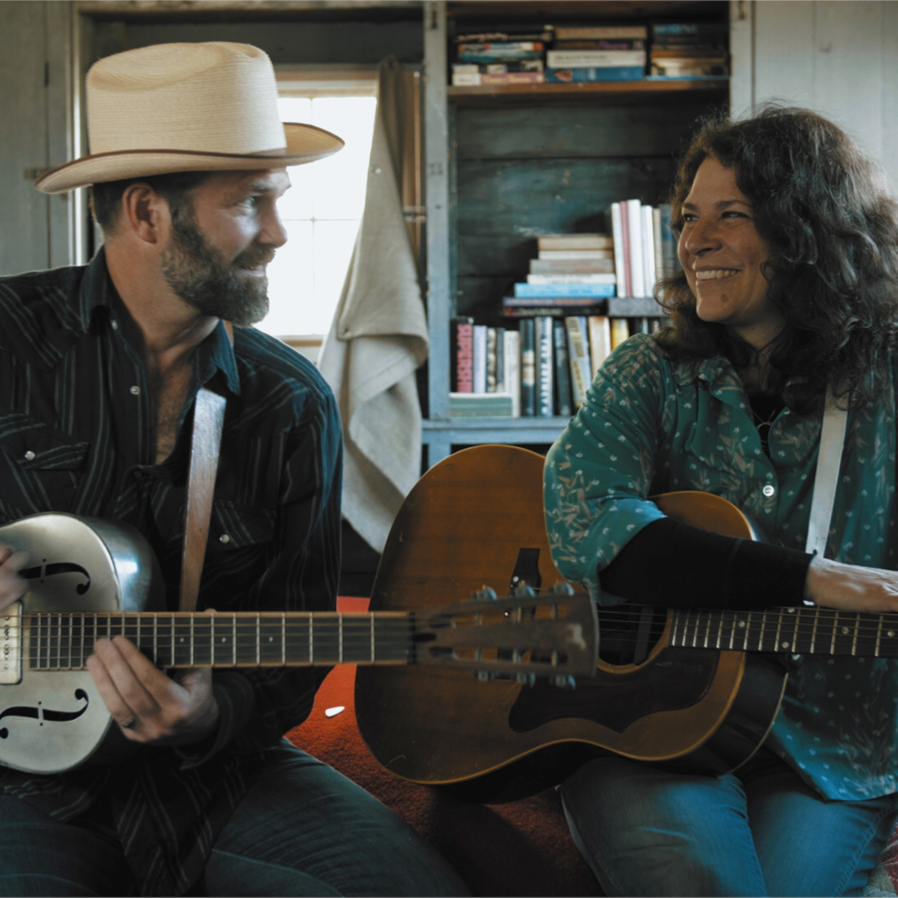 Jeffrey Foucault & Kris Delmhorst in Concert